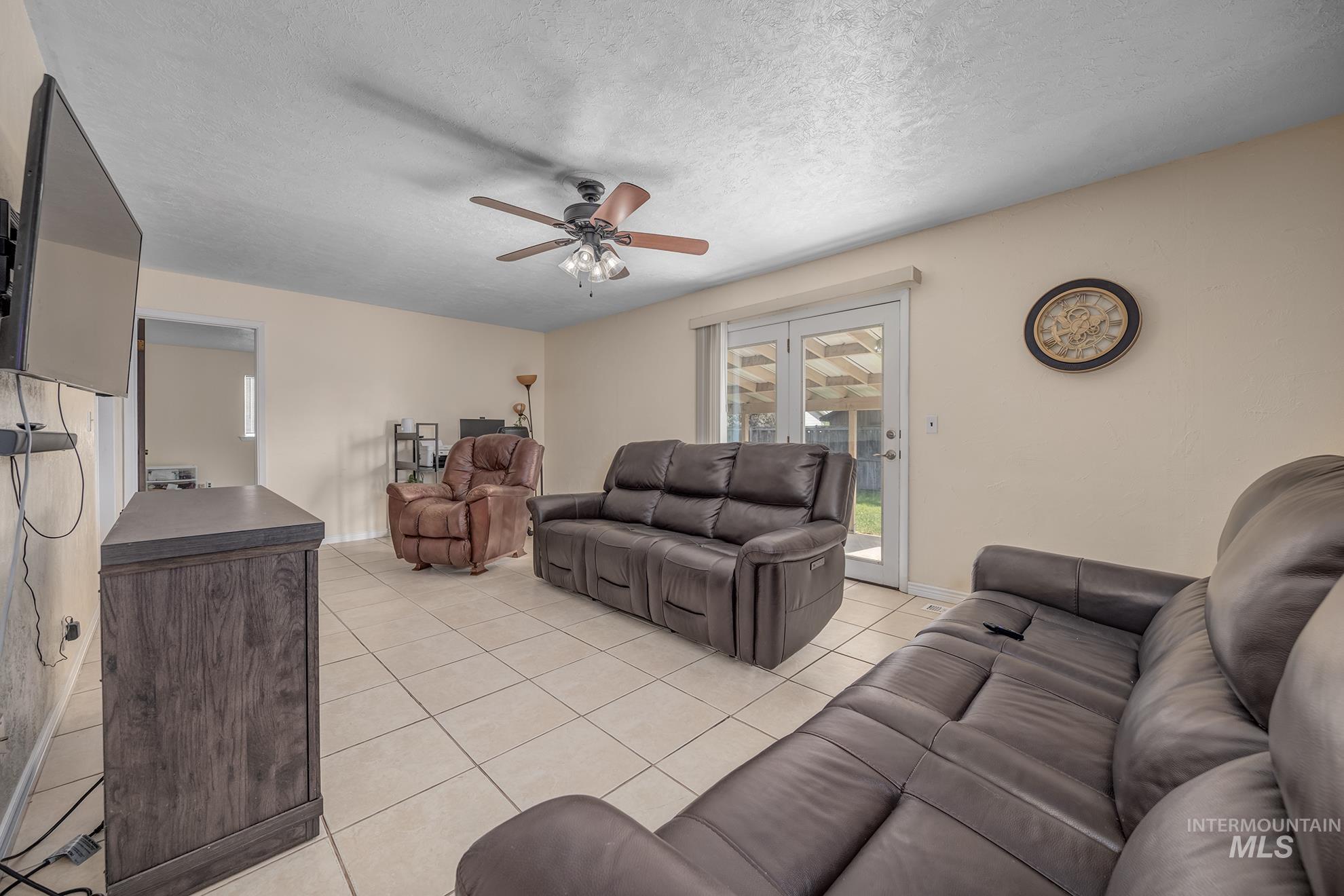 2014 NW 5th Ave., Ontario, Oregon 97914, 3 Bedrooms, 2.5 Bathrooms, Residential For Sale, Price $349,000,MLS 98993794