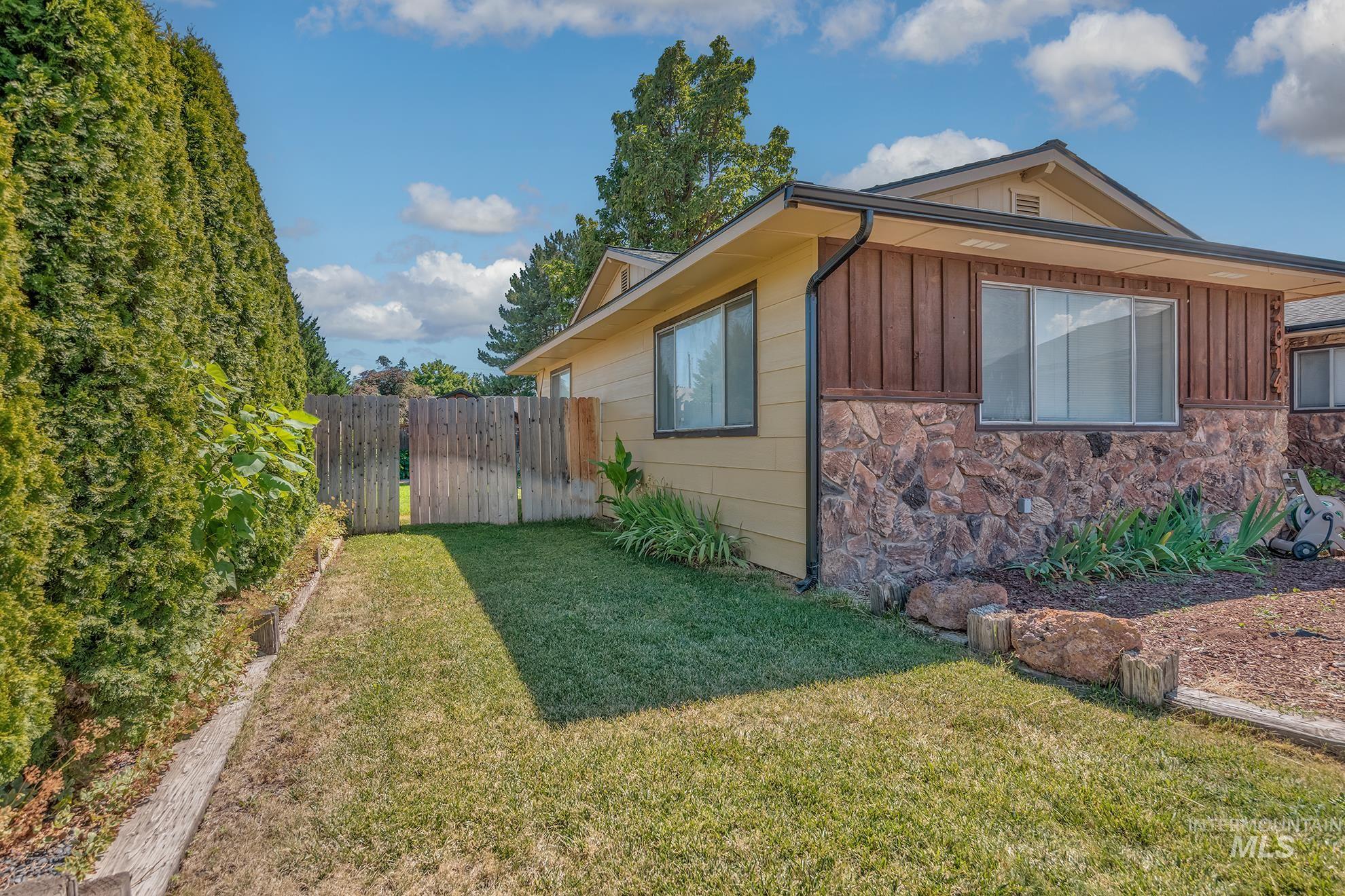 2014 NW 5th Ave., Ontario, Oregon 97914, 3 Bedrooms, 2.5 Bathrooms, Residential For Sale, Price $349,000,MLS 98993794