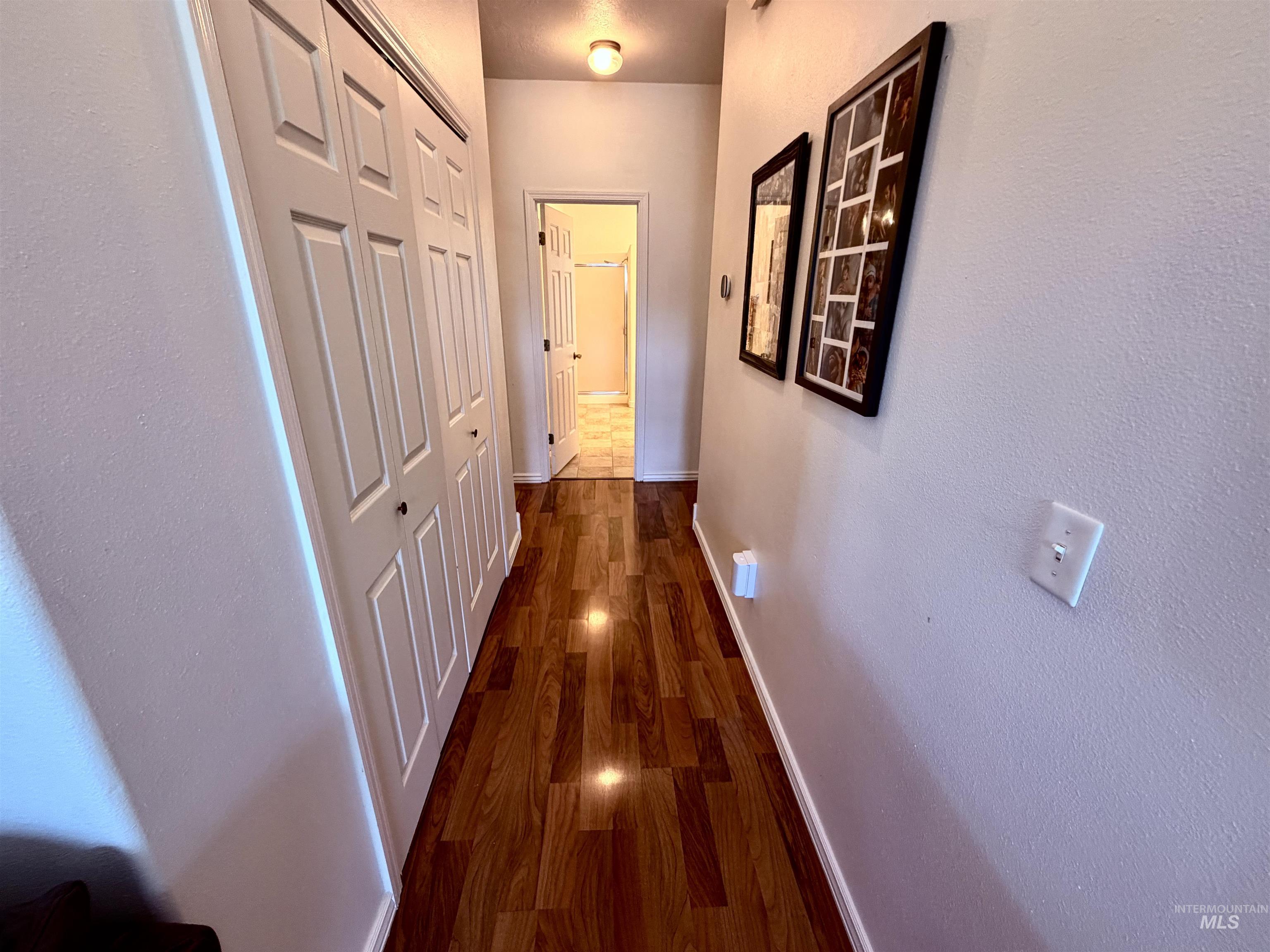 2087 S GULL COVE AVE, Meridian, Idaho 83642, 3 Bedrooms, 2 Bathrooms, Residential For Sale, Price $430,000,MLS 98993809