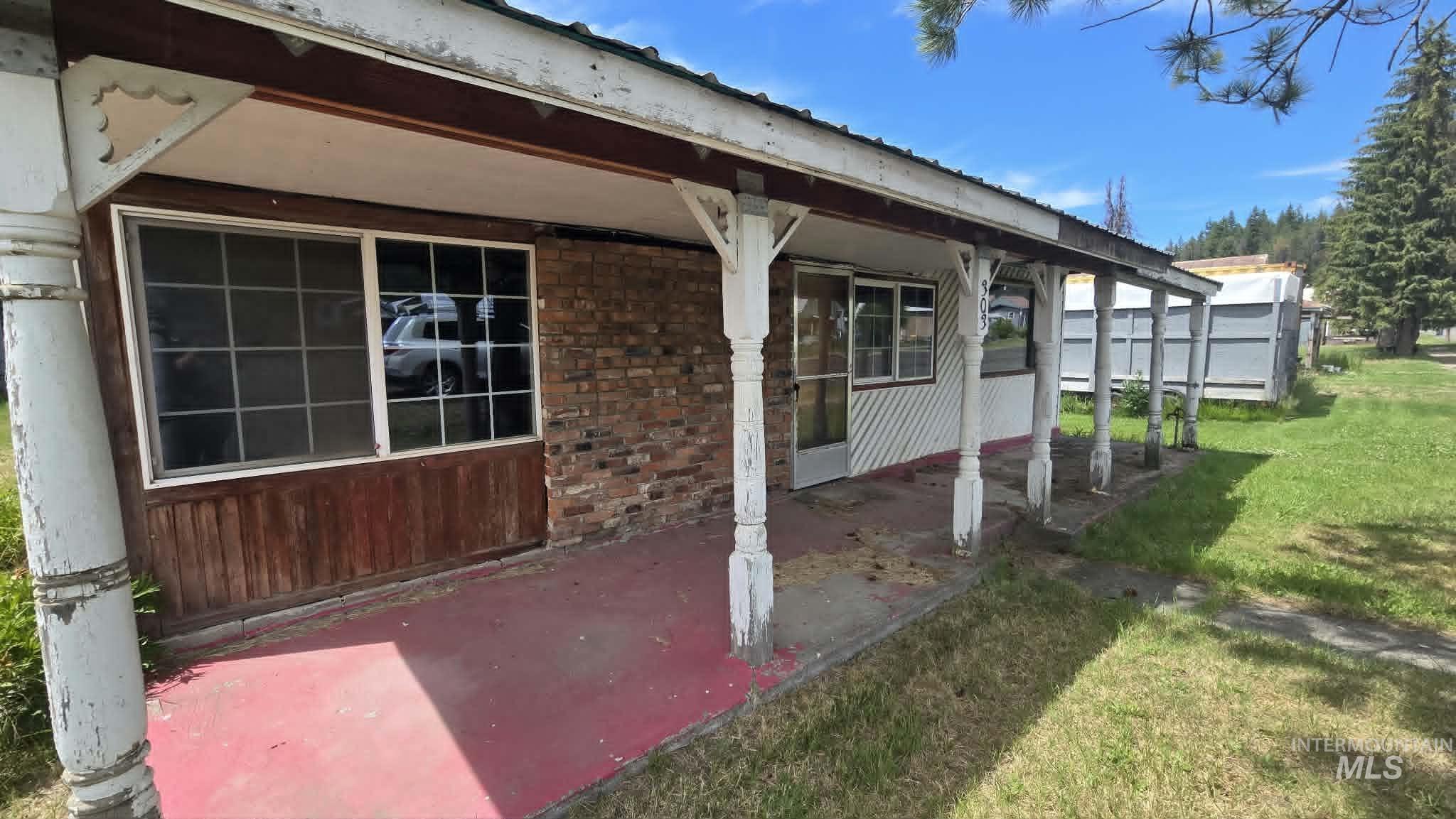 303 3rd Ave, Bovill, Idaho 83806, 1 Bedroom, 1 Bathroom, Residential For Sale, Price $120,000,MLS 98993829