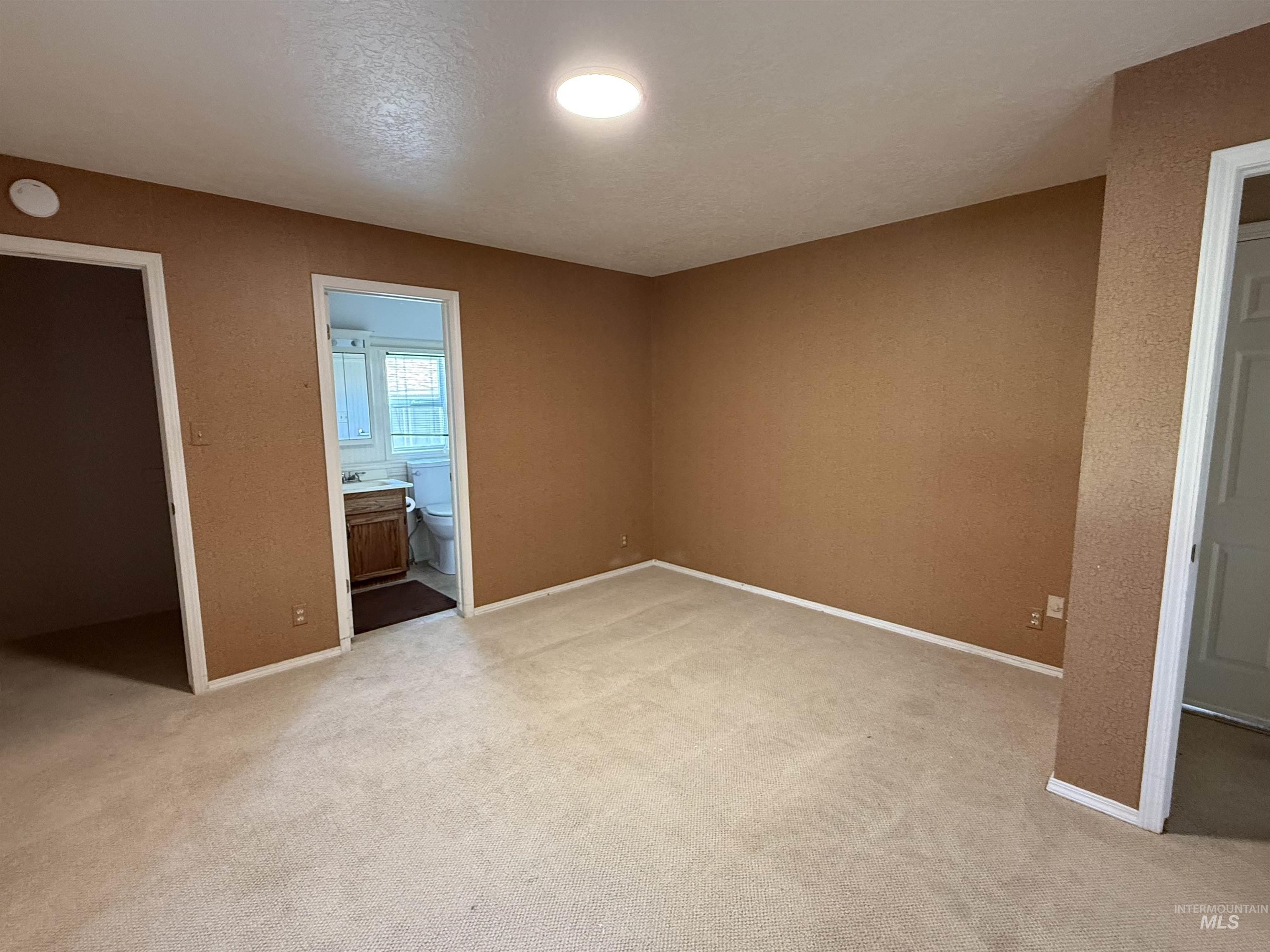 2561 Indian Trail, Twin Falls, Idaho 83301, 3 Bedrooms, 2 Bathrooms, Residential For Sale, Price $374,500,MLS 98993838
