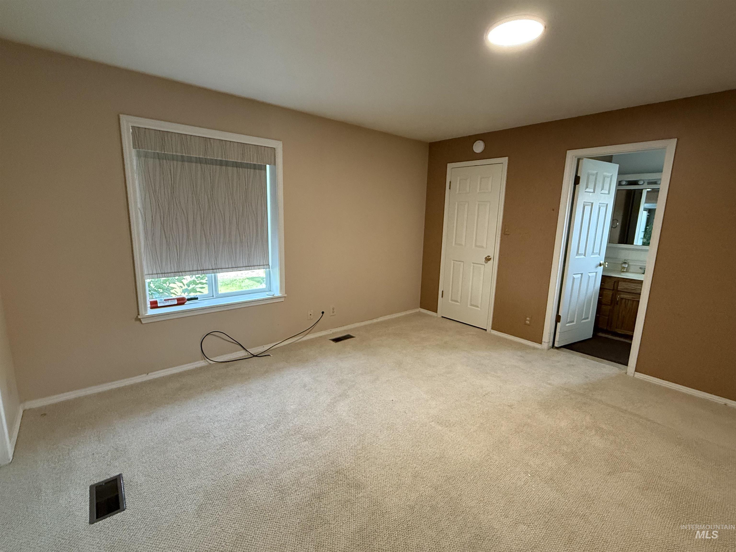 2561 Indian Trail, Twin Falls, Idaho 83301, 3 Bedrooms, 2 Bathrooms, Residential For Sale, Price $374,500,MLS 98993838