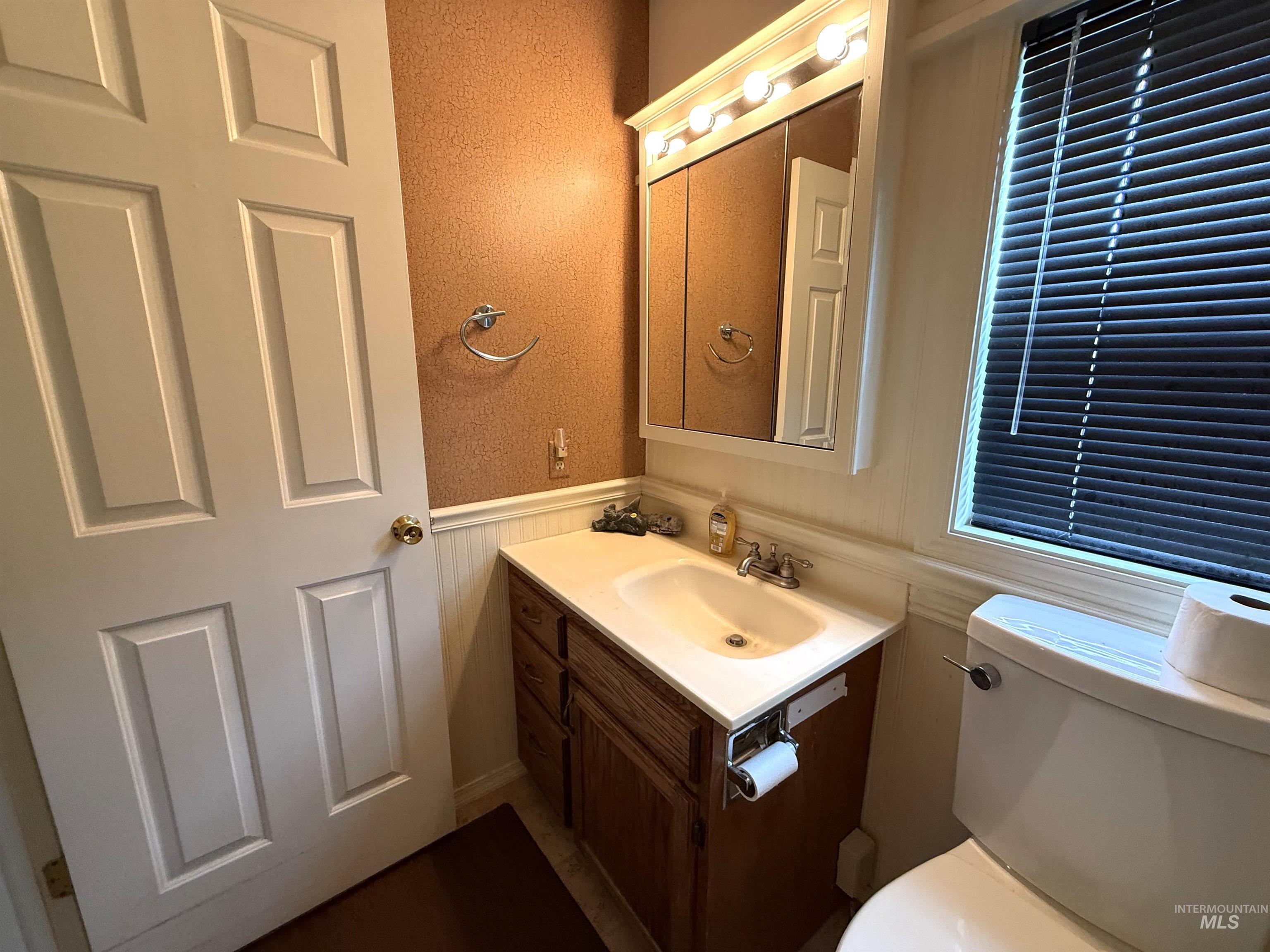 2561 Indian Trail, Twin Falls, Idaho 83301, 3 Bedrooms, 2 Bathrooms, Residential For Sale, Price $374,500,MLS 98993838