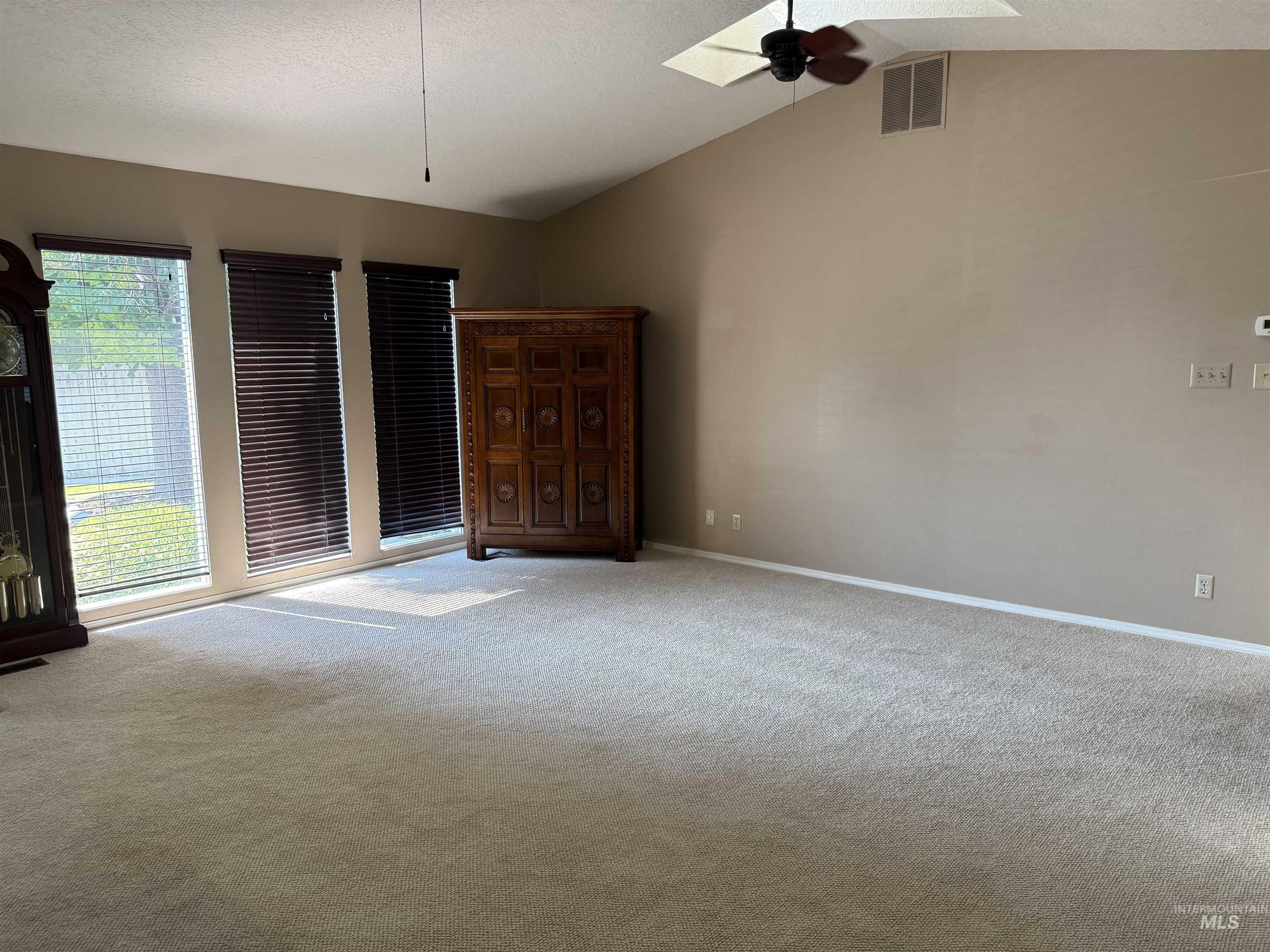 2561 Indian Trail, Twin Falls, Idaho 83301, 3 Bedrooms, 2 Bathrooms, Residential For Sale, Price $374,500,MLS 98993838