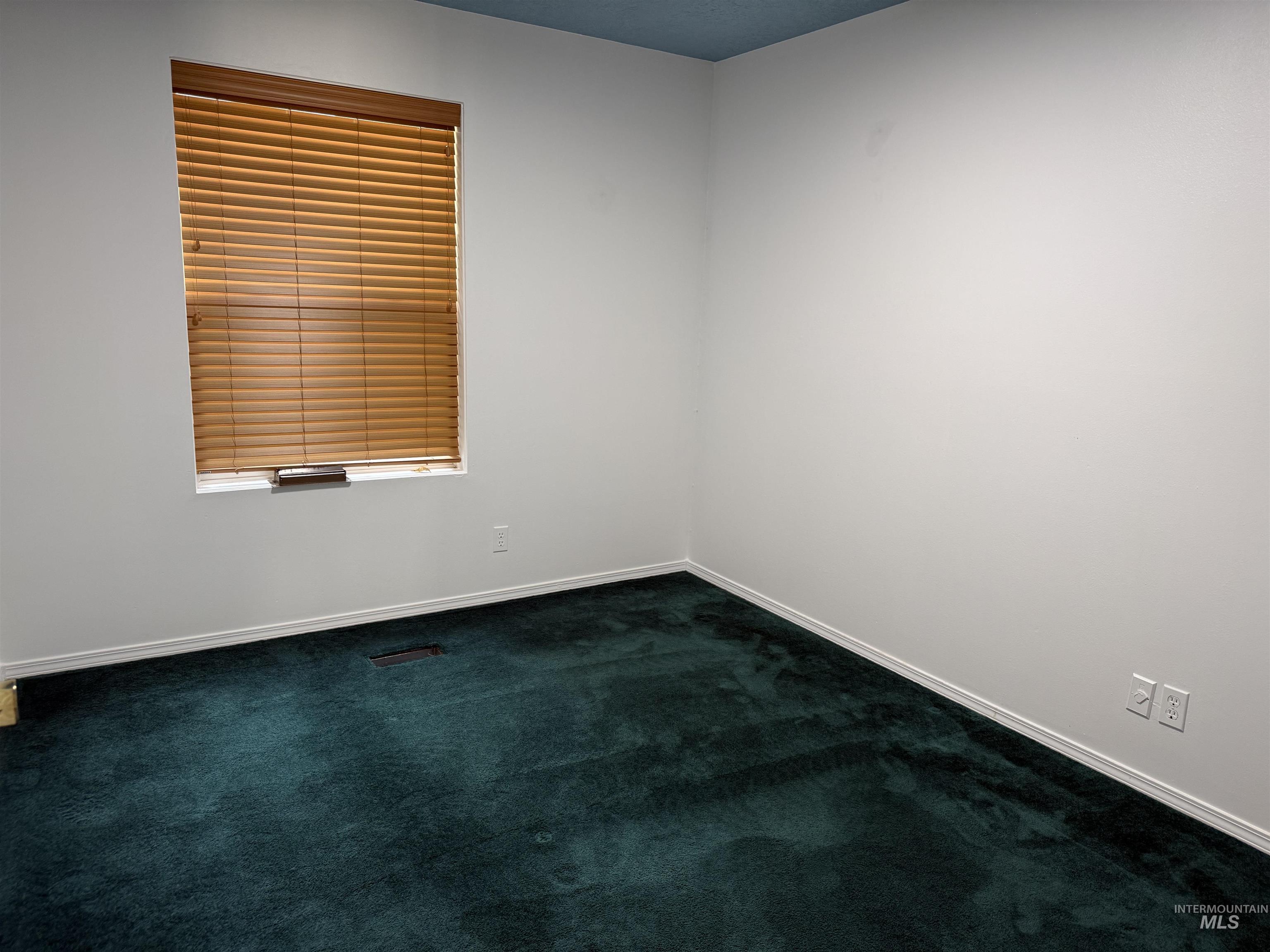 2561 Indian Trail, Twin Falls, Idaho 83301, 3 Bedrooms, 2 Bathrooms, Residential For Sale, Price $374,500,MLS 98993838
