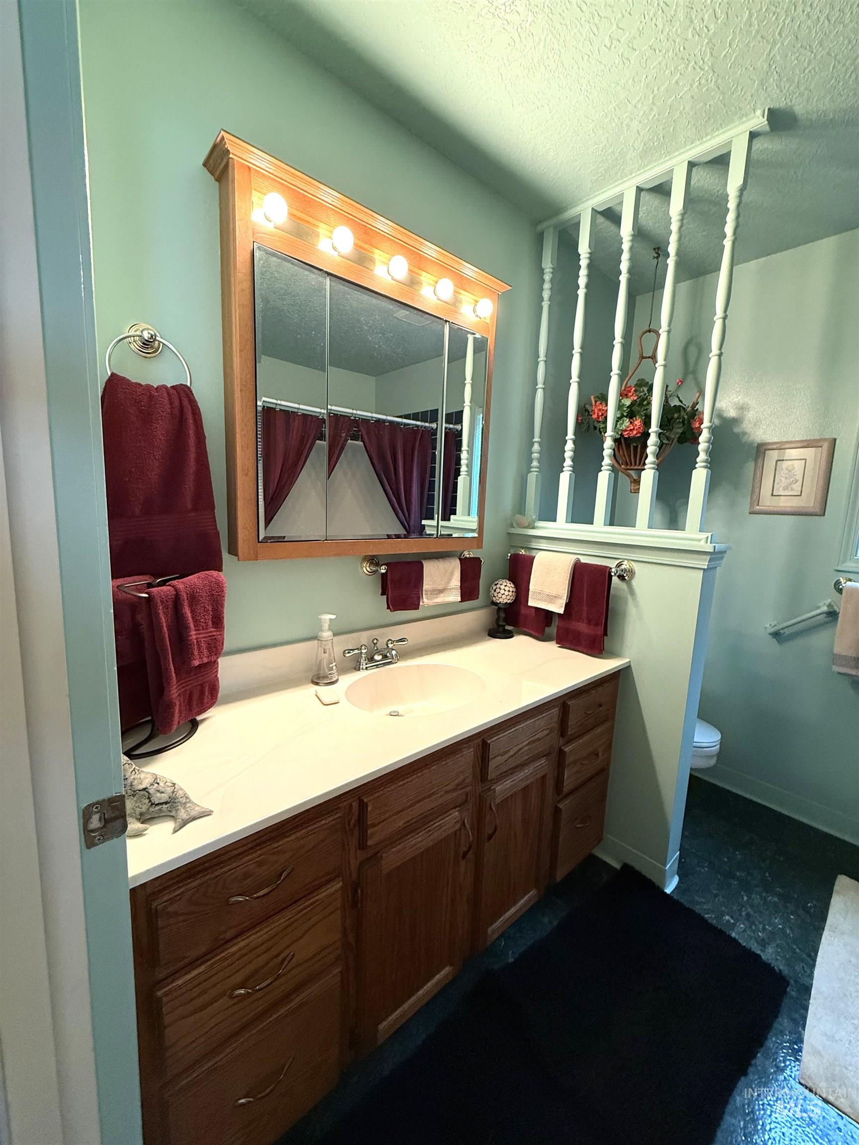 2561 Indian Trail, Twin Falls, Idaho 83301, 3 Bedrooms, 2 Bathrooms, Residential For Sale, Price $374,500,MLS 98993838