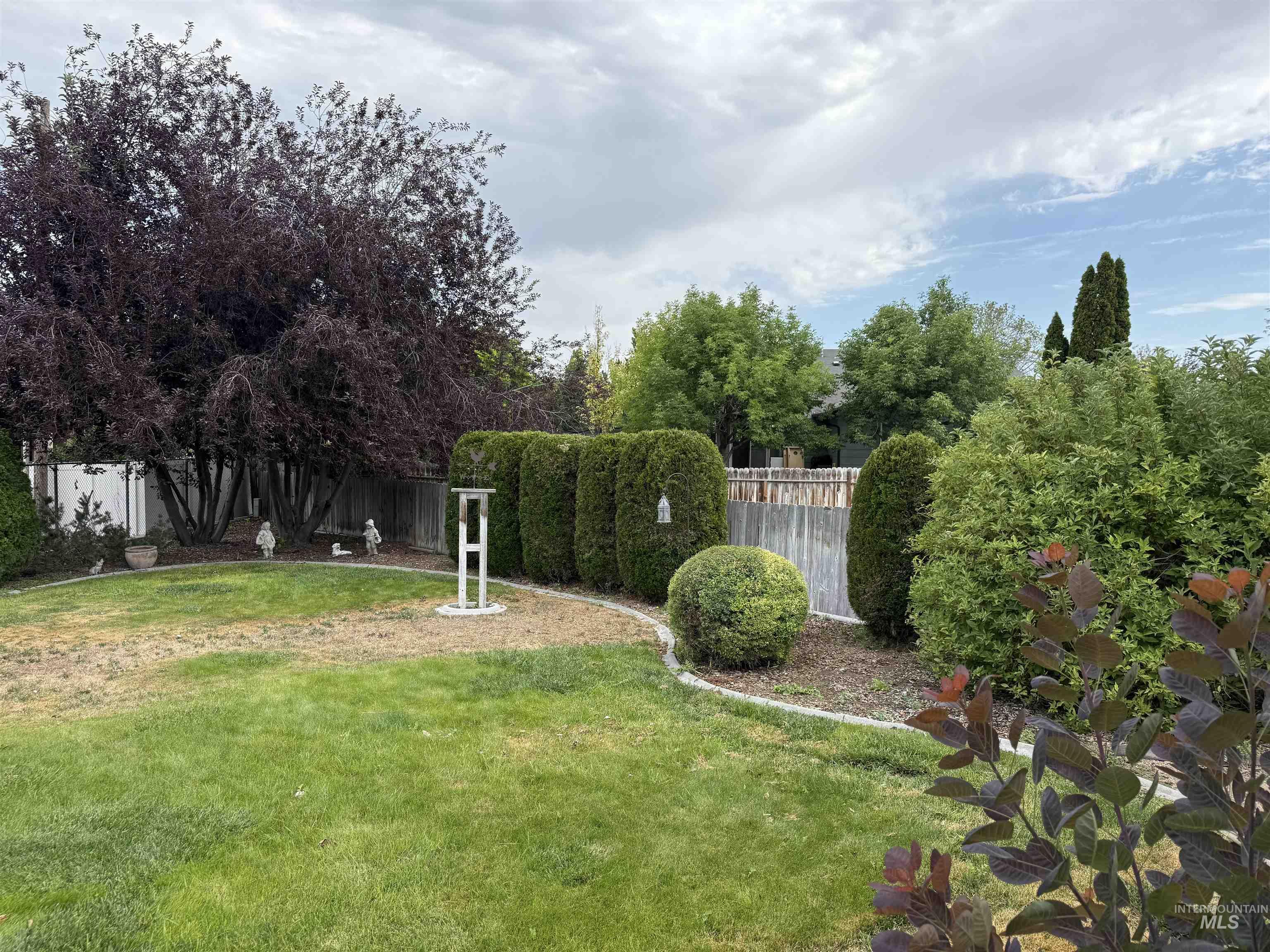 2561 Indian Trail, Twin Falls, Idaho 83301, 3 Bedrooms, 2 Bathrooms, Residential For Sale, Price $374,500,MLS 98993838