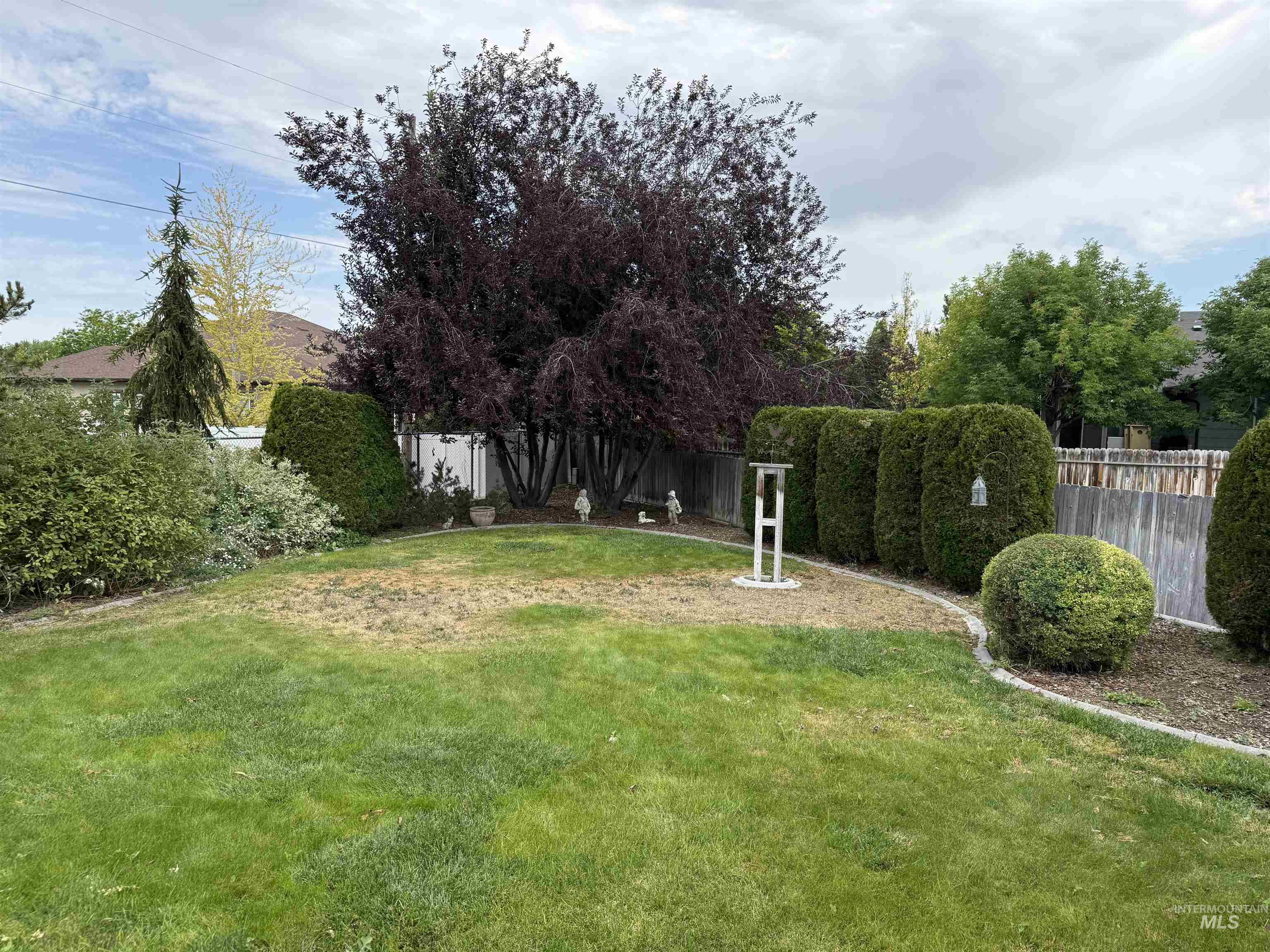 2561 Indian Trail, Twin Falls, Idaho 83301, 3 Bedrooms, 2 Bathrooms, Residential For Sale, Price $374,500,MLS 98993838