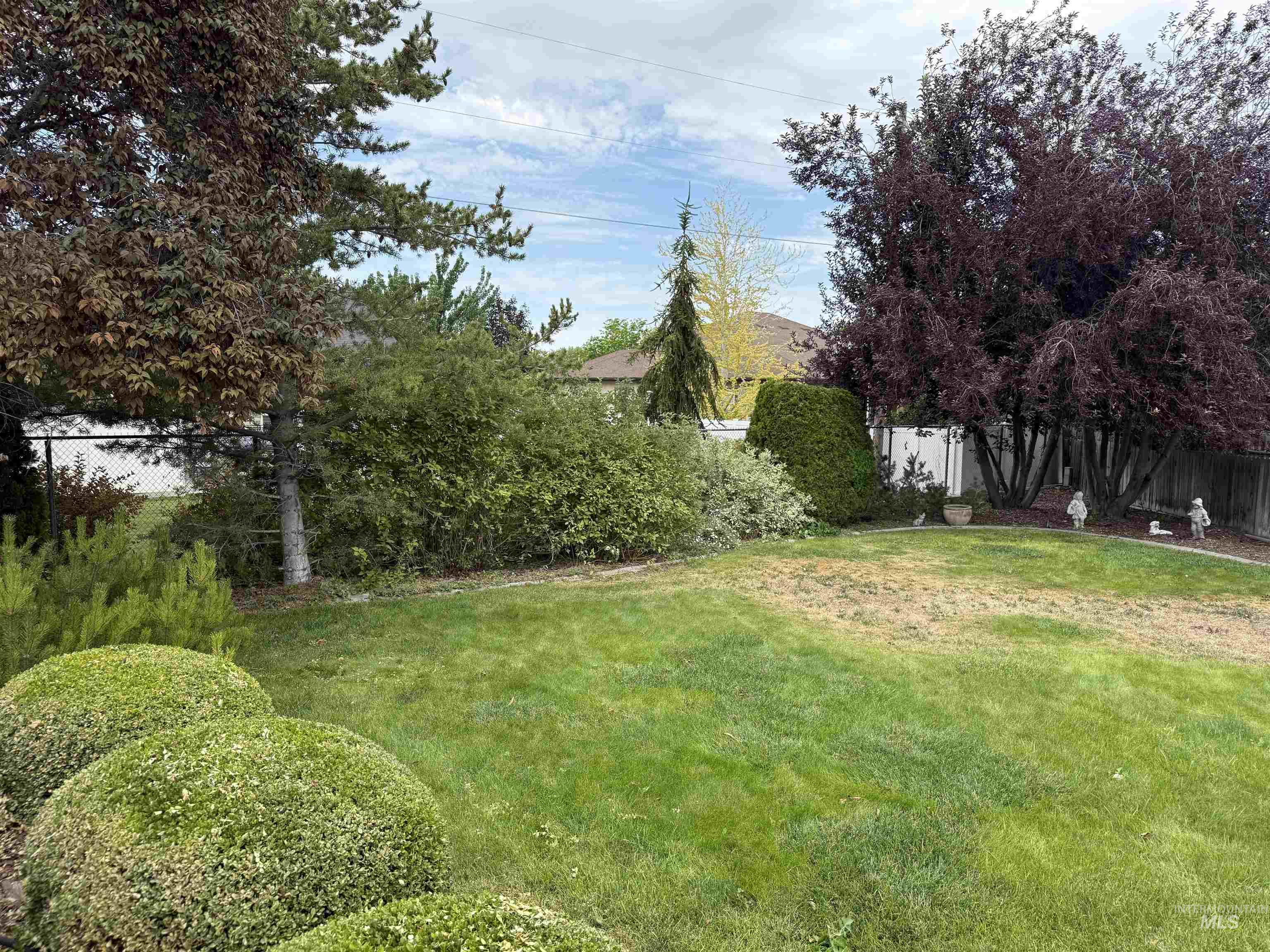 2561 Indian Trail, Twin Falls, Idaho 83301, 3 Bedrooms, 2 Bathrooms, Residential For Sale, Price $374,500,MLS 98993838