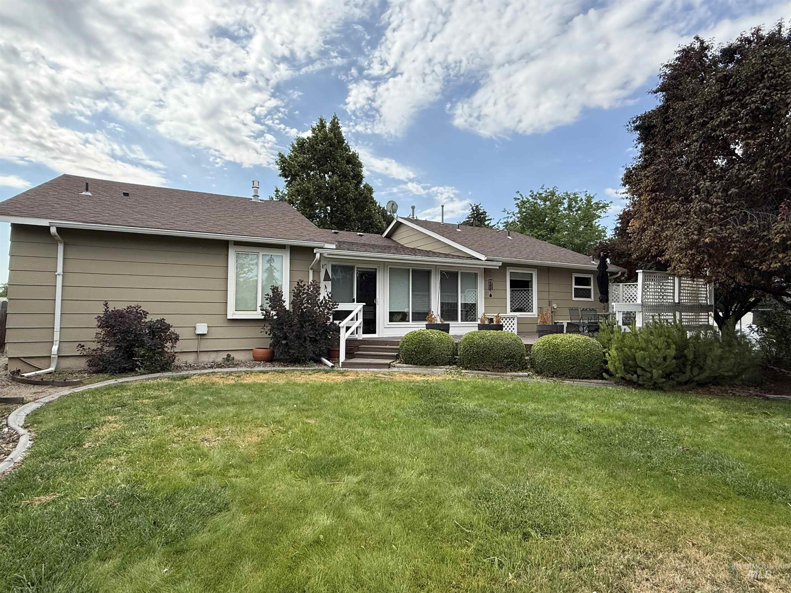 2561 Indian Trail, Twin Falls, Idaho 83301, 3 Bedrooms, 2 Bathrooms, Residential For Sale, Price $374,500,MLS 98993838
