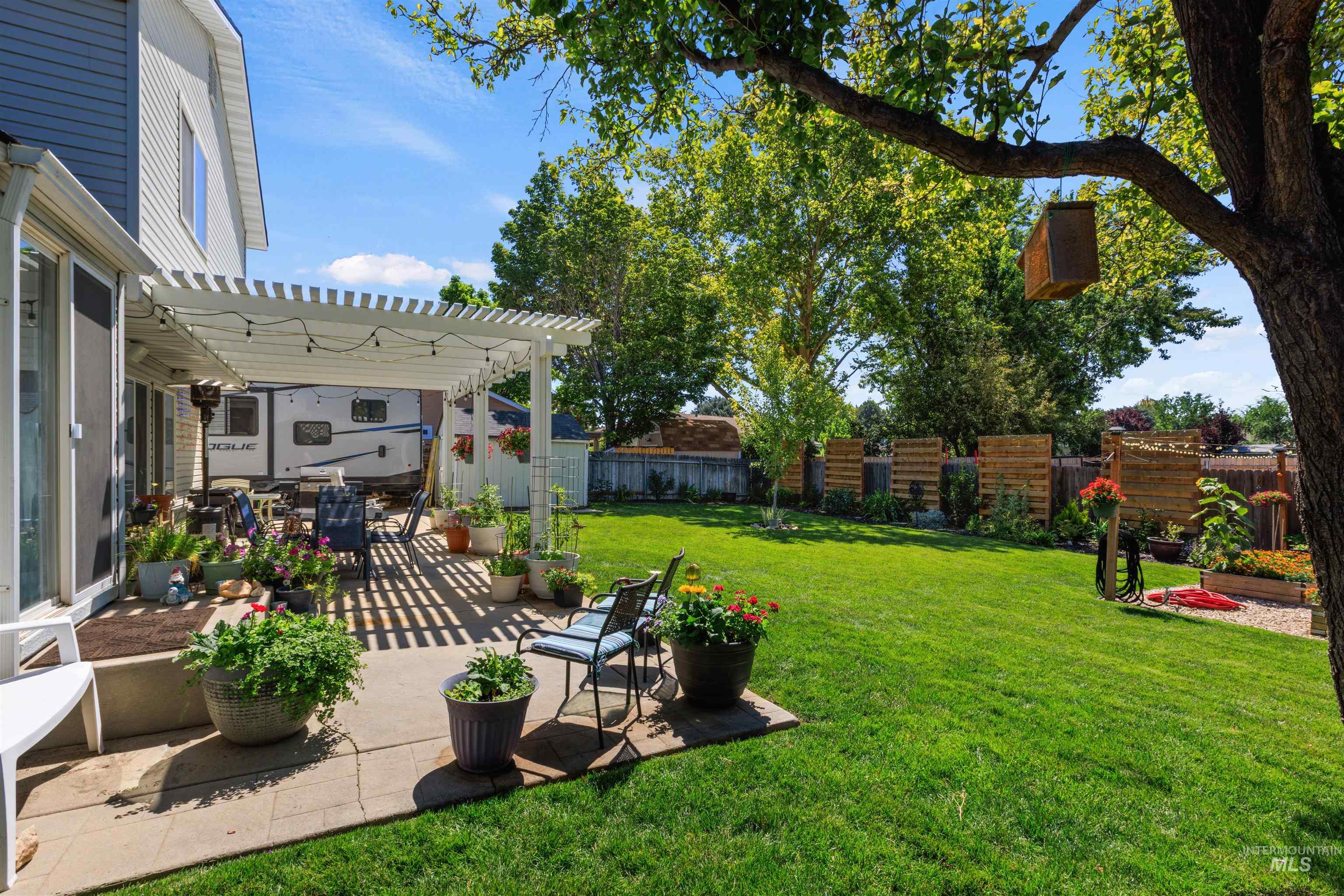 1827 W Lonesome Dove, Meridian, Idaho 83646, 4 Bedrooms, 3 Bathrooms, Residential For Sale, Price $574,900,MLS 98993840