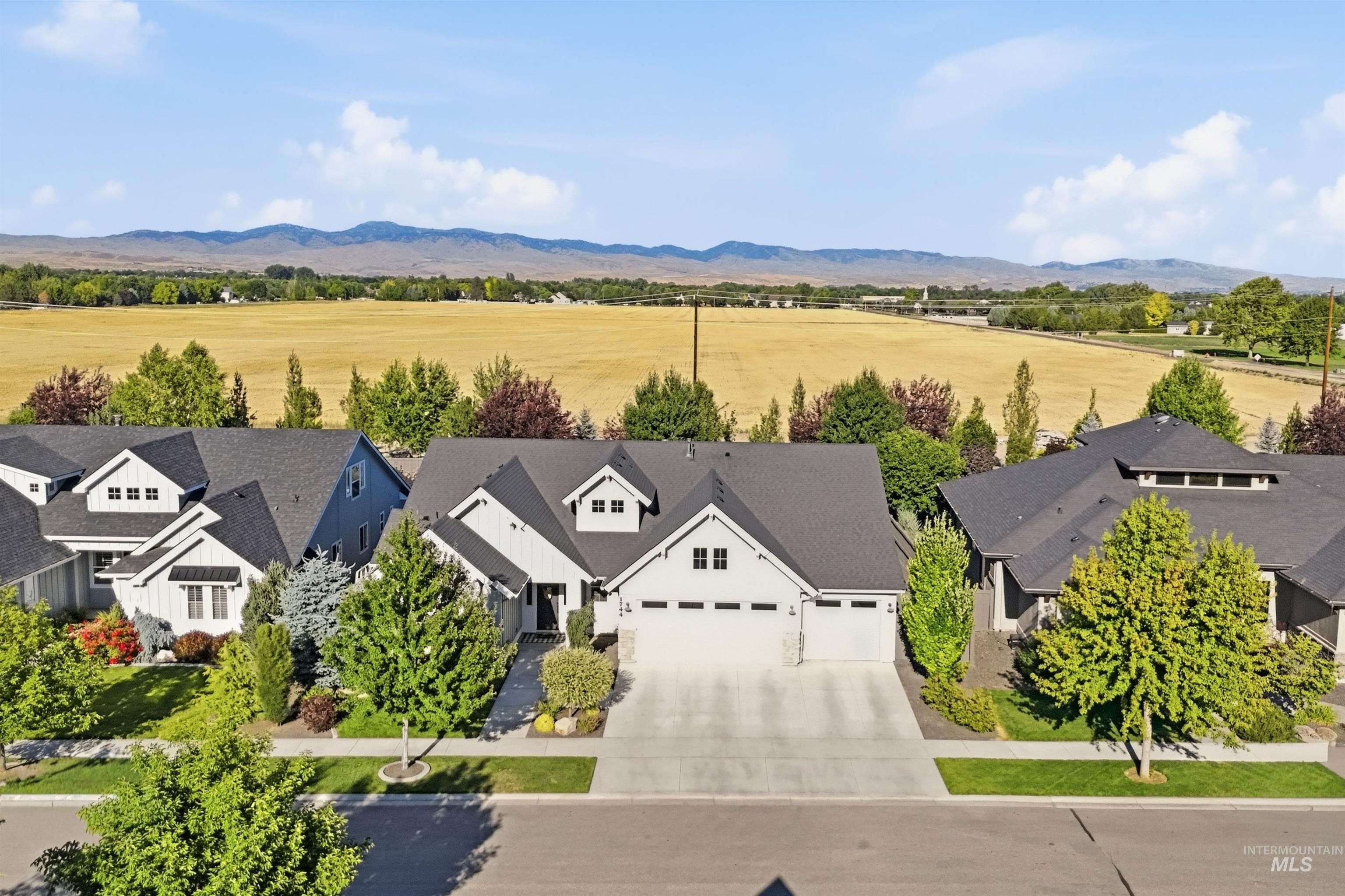 1744 N Annadale Way, Eagle, Idaho 83616, 4 Bedrooms, 2.5 Bathrooms, Residential For Sale, Price $899,900, 98993850