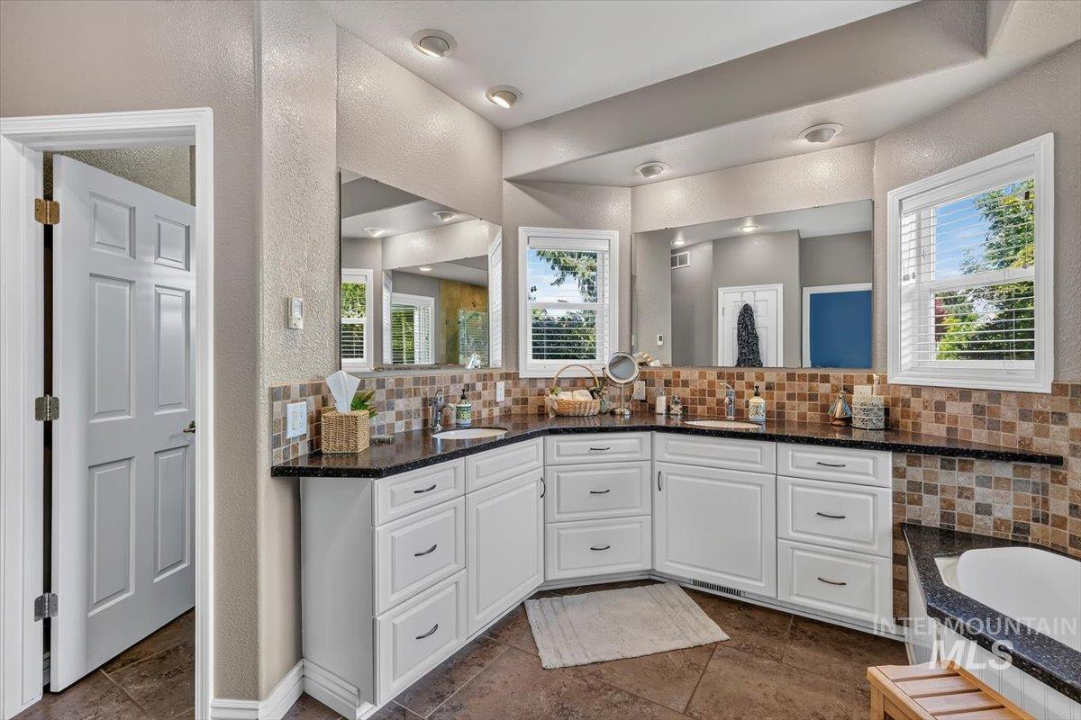 1970 E Dunwoody Ct., Meridian, Idaho 83646, 5 Bedrooms, 3 Bathrooms, Residential For Sale, Price $1,450,000,MLS 98993862