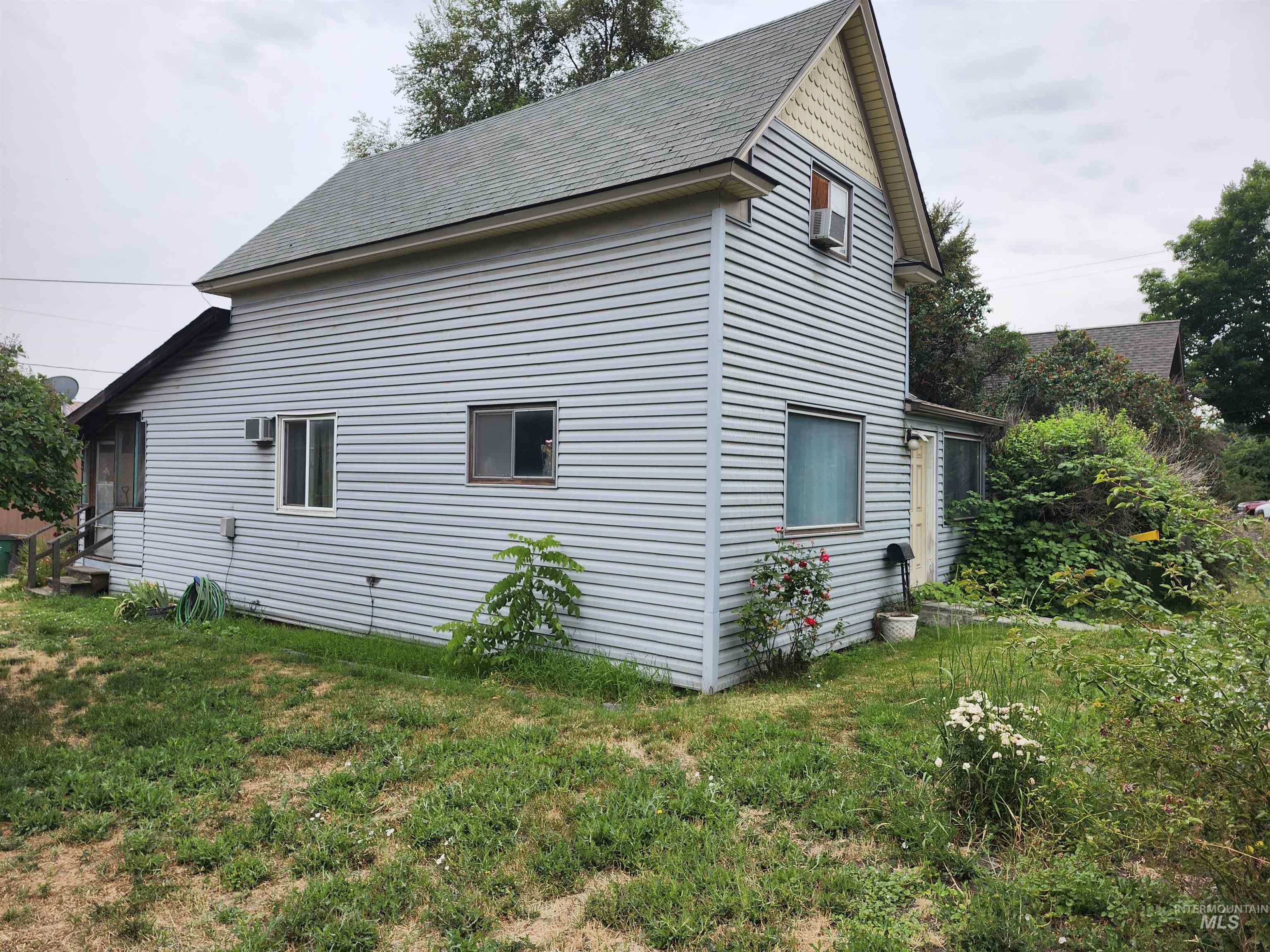 603 W A Street, Moscow, Idaho 83843, 3 Bedrooms, 1 Bathroom, Residential For Sale, Price $389,000,MLS 98993907