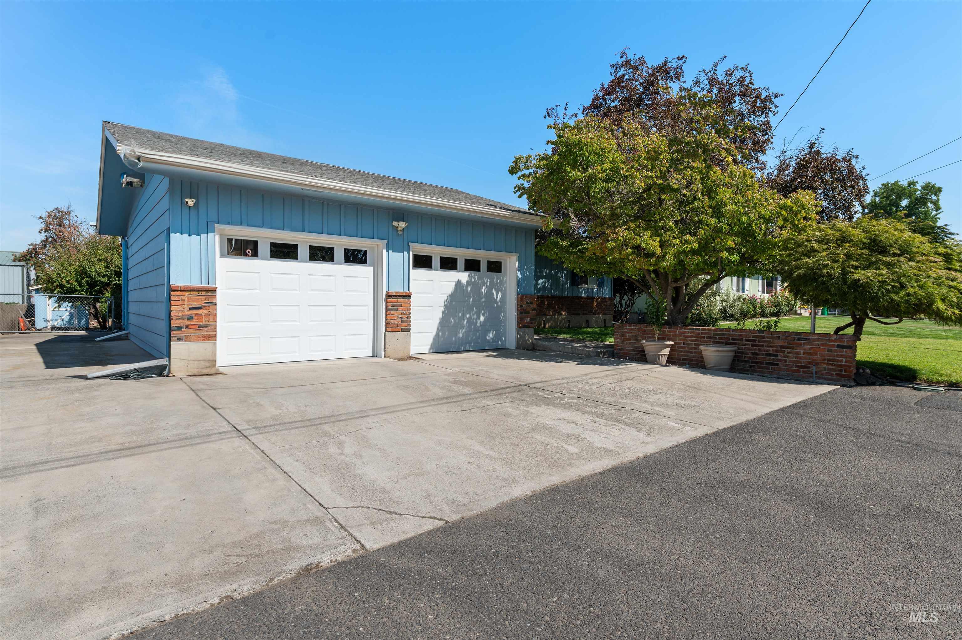 409 Linden Dr, Lewiston, Idaho 83501, 5 Bedrooms, 3 Bathrooms, Residential For Sale, Price $549,000, 98993913