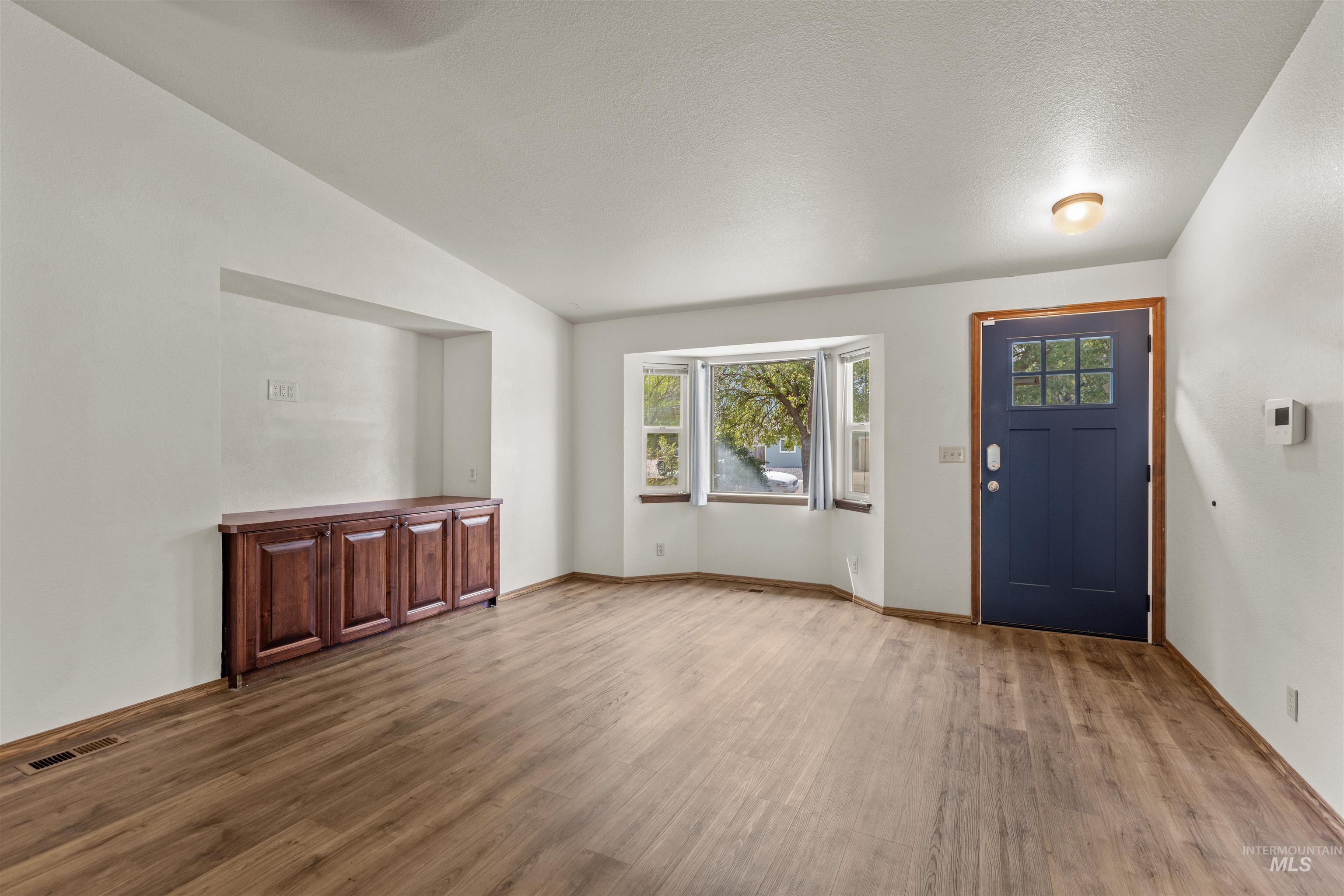 7168 W Saxton Drive, Boise, Idaho 83714, 3 Bedrooms, 1 Bathroom, Residential For Sale, Price $389,000,MLS 98993928
