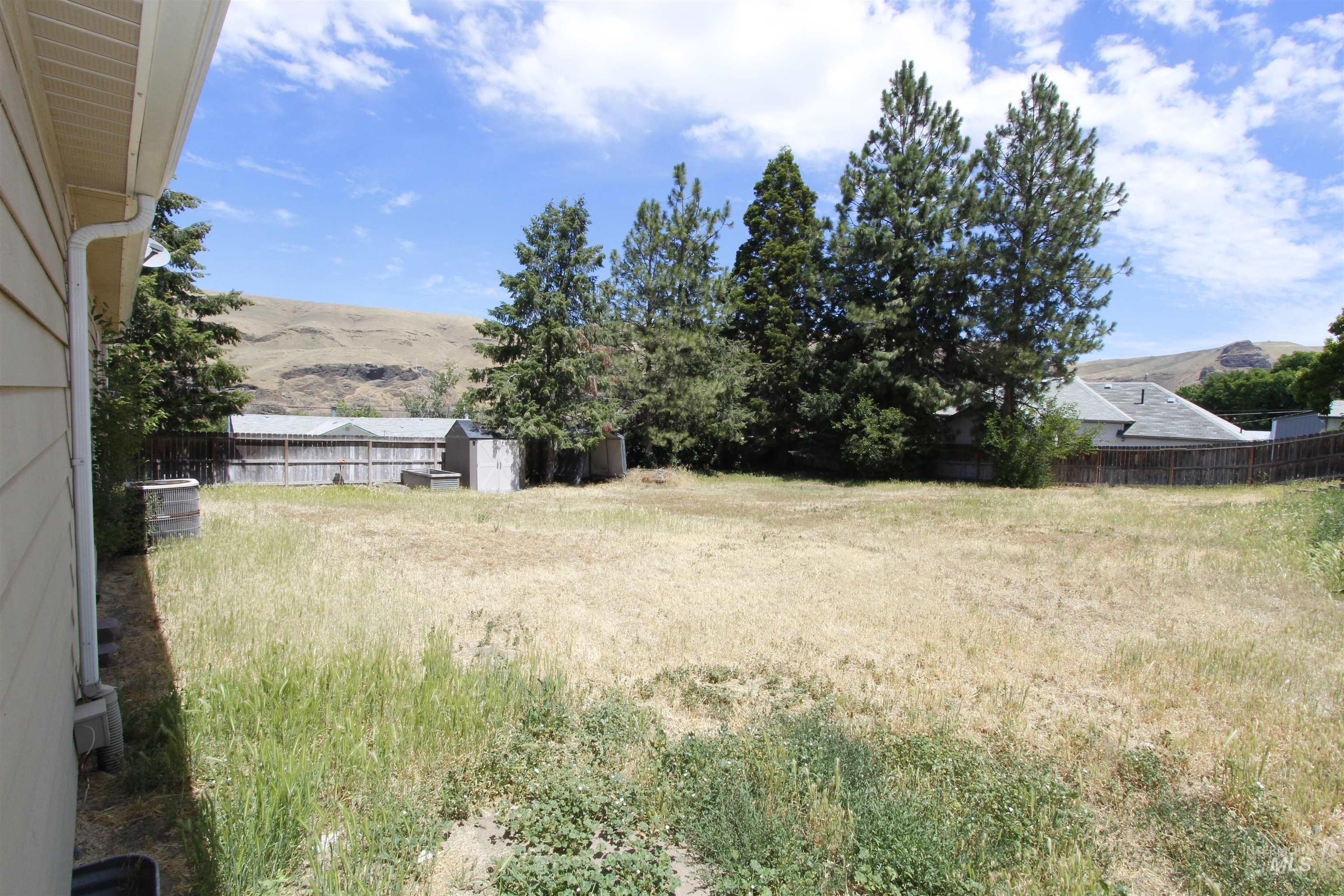 904 3rd St, Asotin, Washington 99403, 3 Bedrooms, 3 Bathrooms, Residential For Sale, Price $425,000,MLS 98993931
