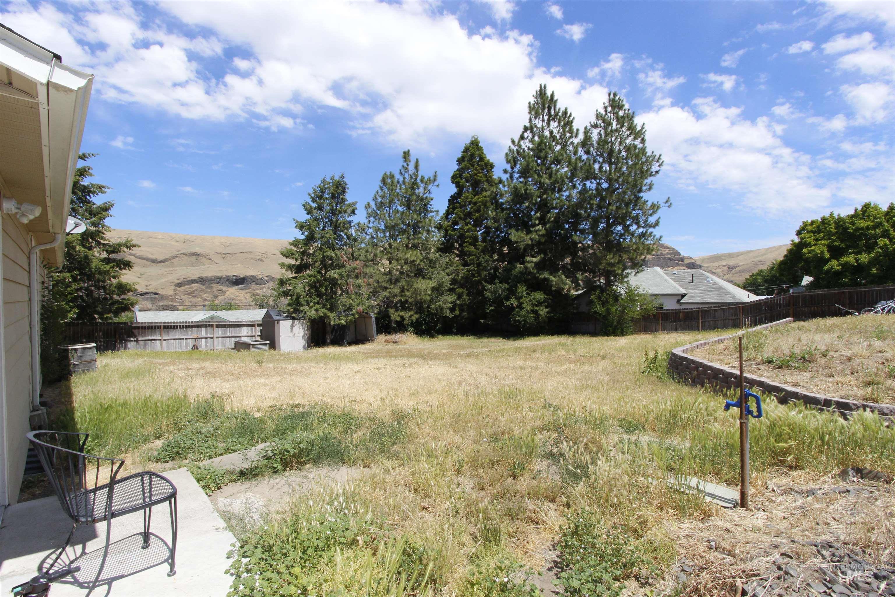 904 3rd St, Asotin, Washington 99403, 3 Bedrooms, 3 Bathrooms, Residential For Sale, Price $425,000,MLS 98993931