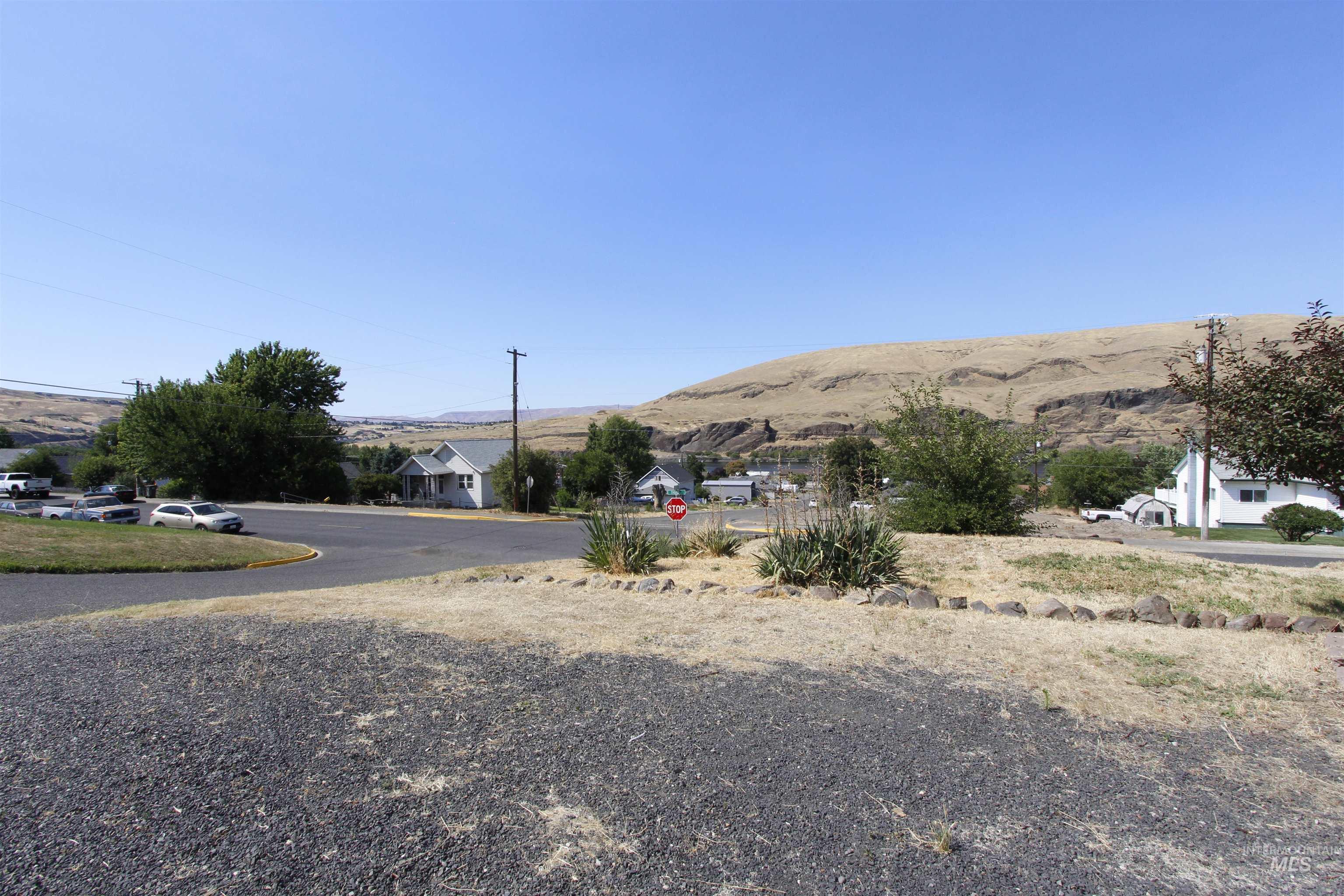 904 3rd St, Asotin, Washington 99403, 3 Bedrooms, 3 Bathrooms, Residential For Sale, Price $425,000,MLS 98993931