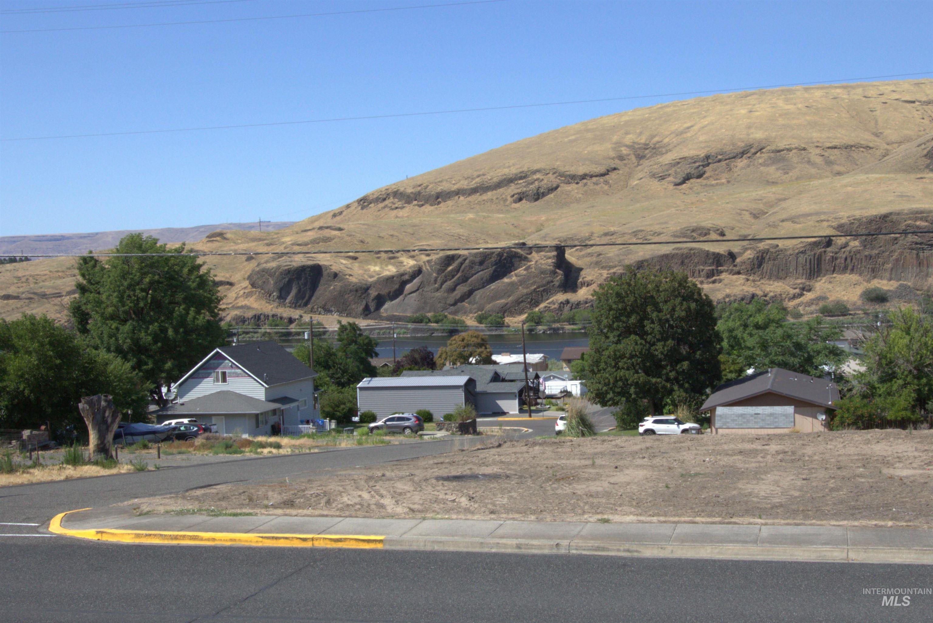 904 3rd St, Asotin, Washington 99403, 3 Bedrooms, 3 Bathrooms, Residential For Sale, Price $425,000,MLS 98993931
