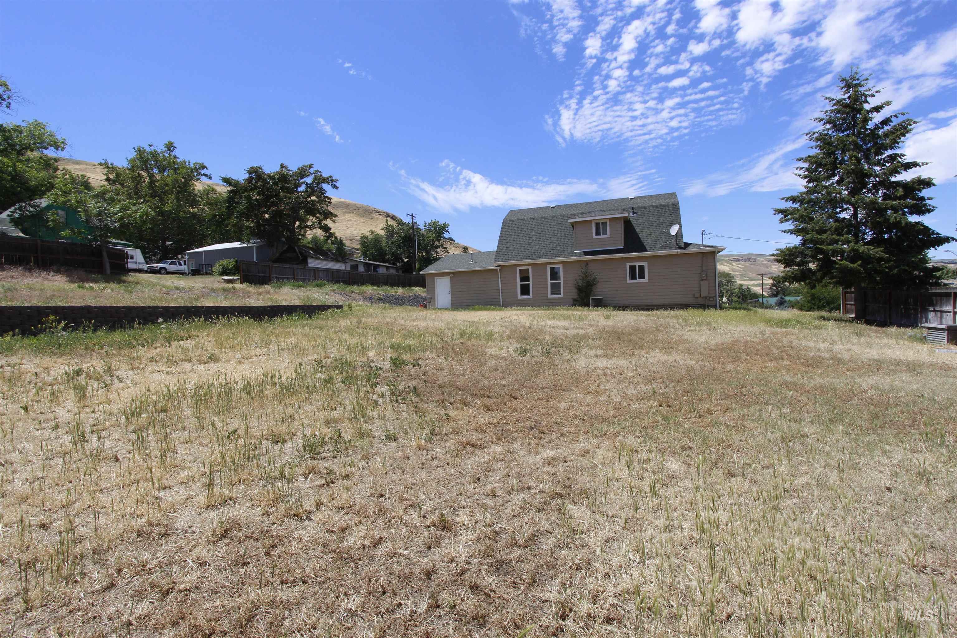 904 3rd St, Asotin, Washington 99403, 3 Bedrooms, 3 Bathrooms, Residential For Sale, Price $425,000,MLS 98993931