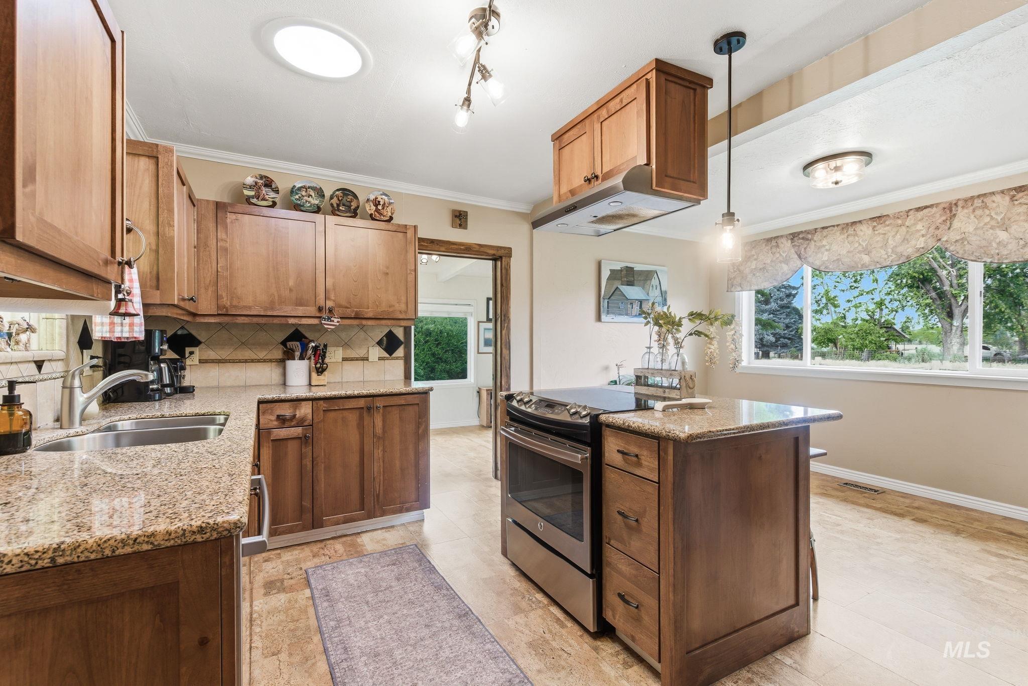 1621 S Artesian Rd, Eagle, Idaho 83616, 3 Bedrooms, 2 Bathrooms, Residential For Sale, Price $774,990,MLS 98993946