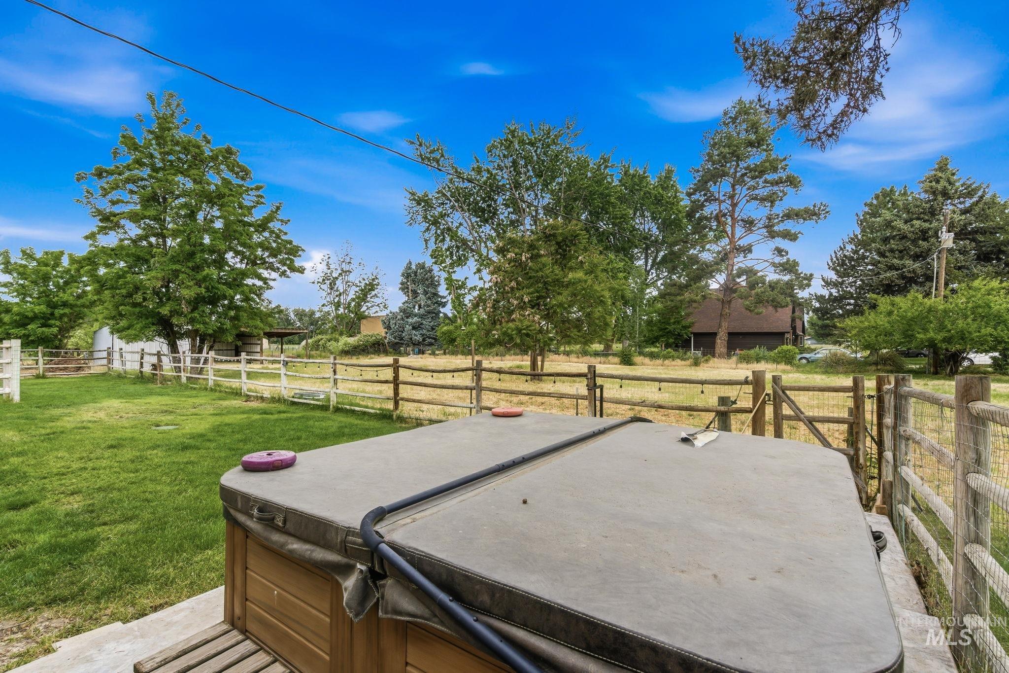 1621 S Artesian Rd, Eagle, Idaho 83616, 3 Bedrooms, 2 Bathrooms, Residential For Sale, Price $774,990,MLS 98993946
