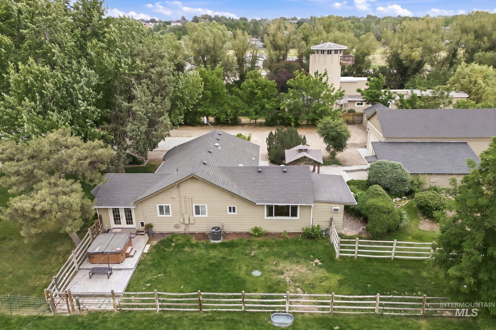 1621 S Artesian Rd, Eagle, Idaho 83616, 3 Bedrooms, 2 Bathrooms, Residential For Sale, Price $774,990,MLS 98993946