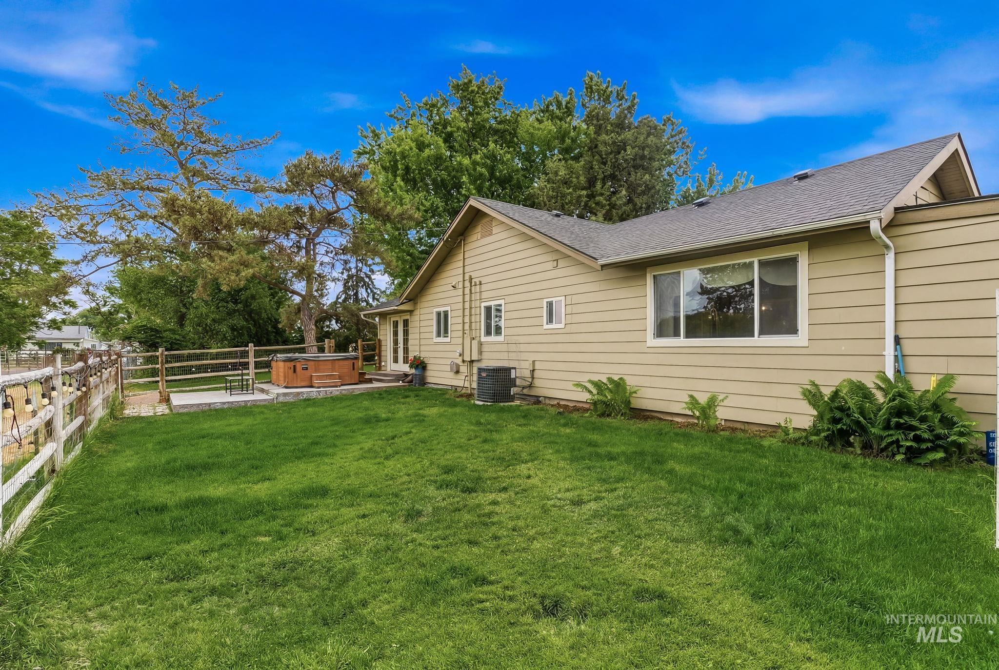 1621 S Artesian Rd, Eagle, Idaho 83616, 3 Bedrooms, 2 Bathrooms, Residential For Sale, Price $774,990,MLS 98993946