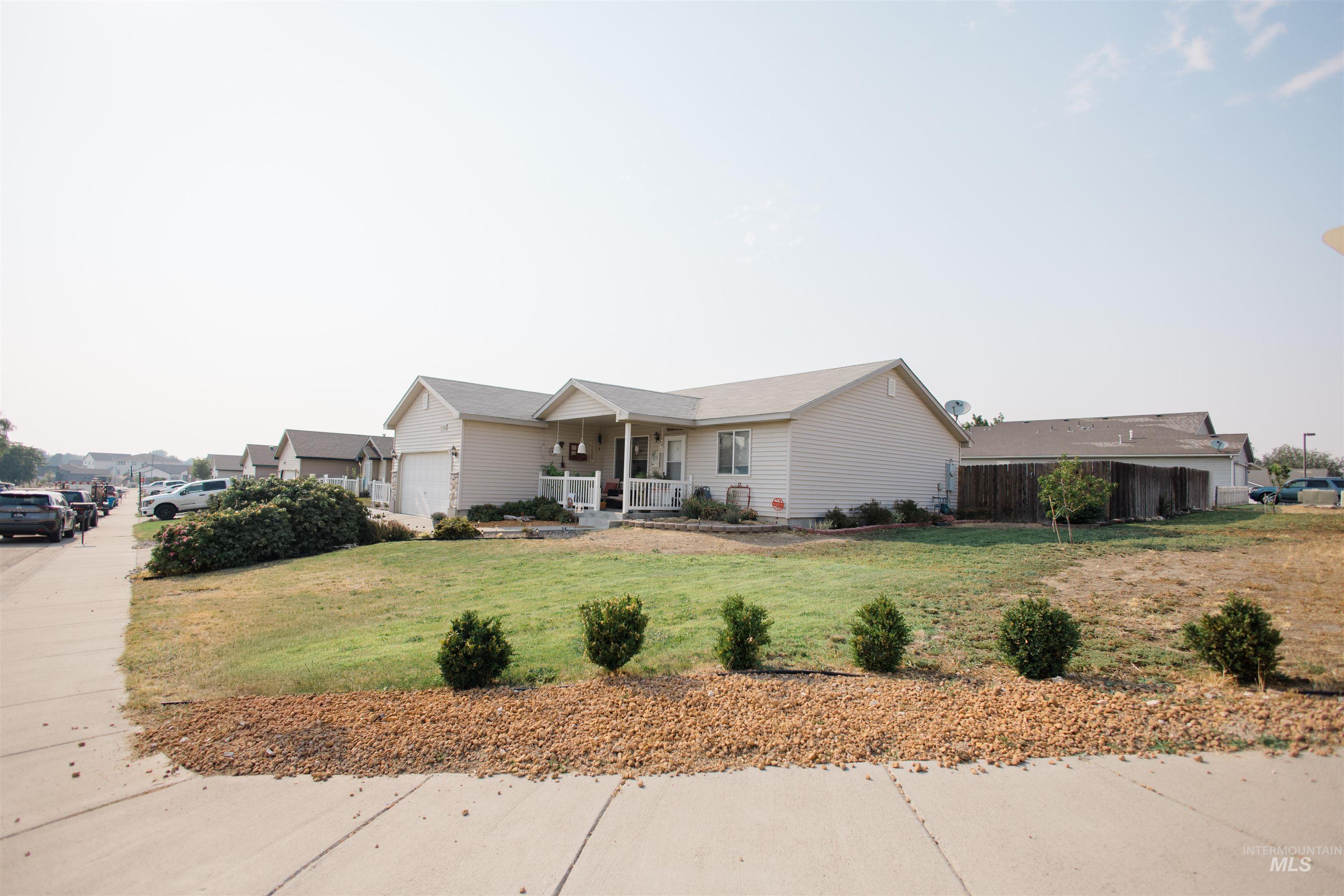 1188 NE Rockridge, Mountain Home, Idaho 83647, 4 Bedrooms, 2 Bathrooms, Residential For Sale, Price $368,550,MLS 98993971