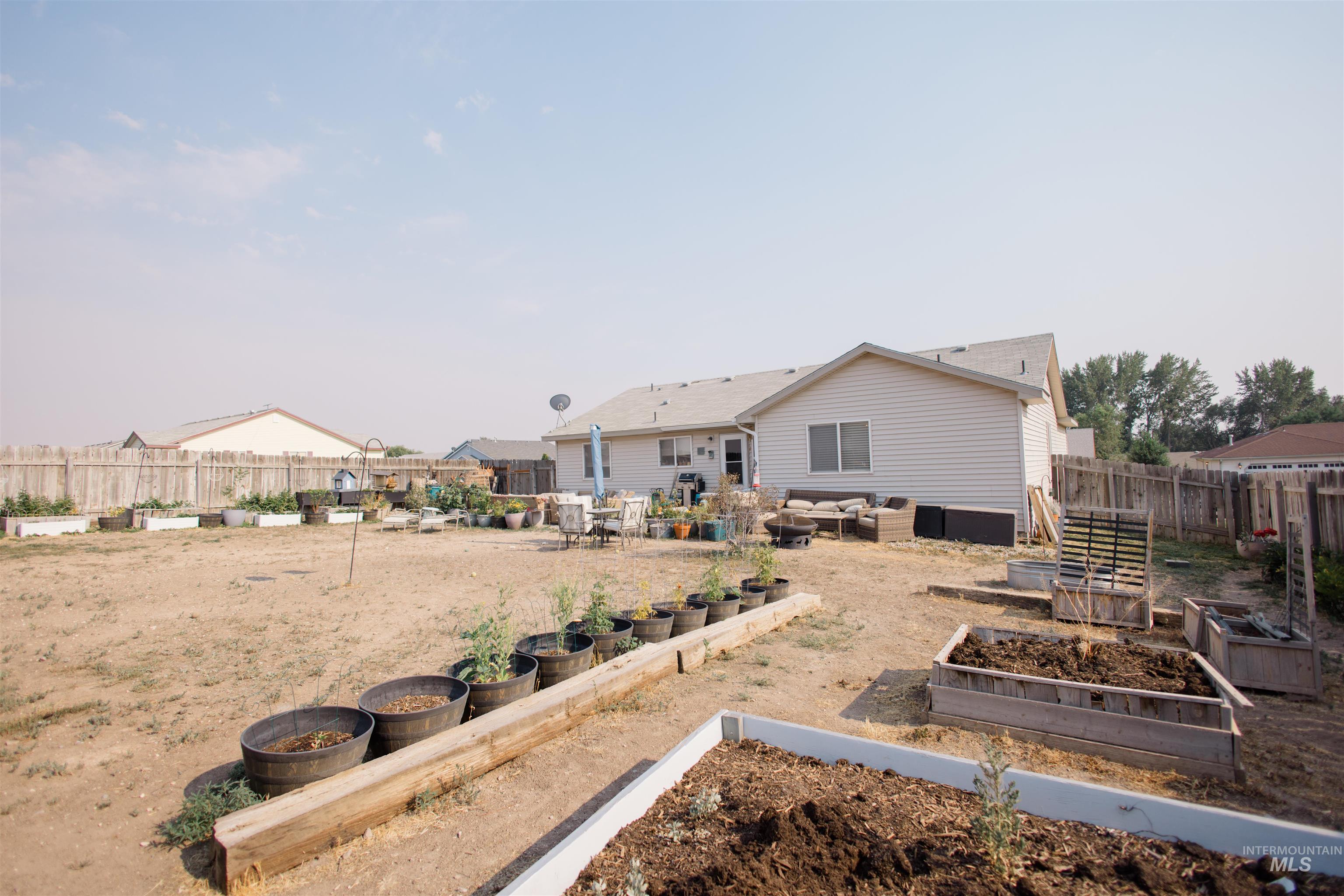 1188 NE Rockridge, Mountain Home, Idaho 83647, 4 Bedrooms, 2 Bathrooms, Residential For Sale, Price $368,550,MLS 98993971