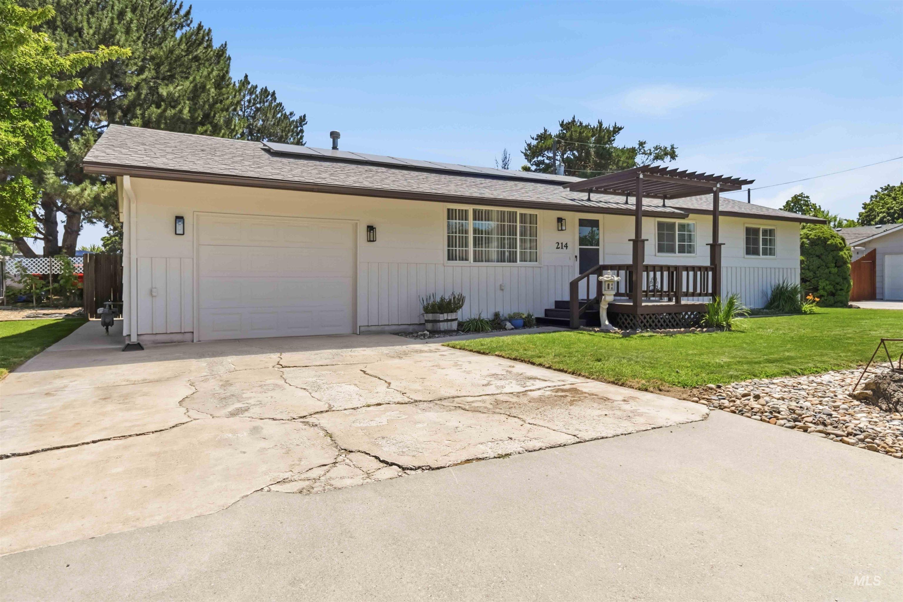 214 N Georgia Ave, Caldwell, Idaho 83605, 3 Bedrooms, 1.5 Bathrooms, Residential For Sale, Price $355,900,MLS 98993977