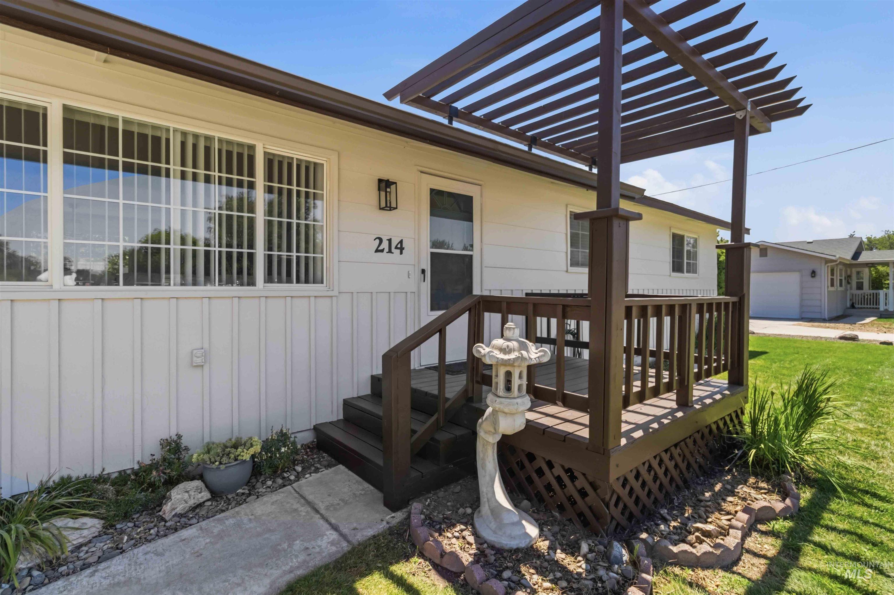 214 N Georgia Ave, Caldwell, Idaho 83605, 3 Bedrooms, 1.5 Bathrooms, Residential For Sale, Price $355,900,MLS 98993977