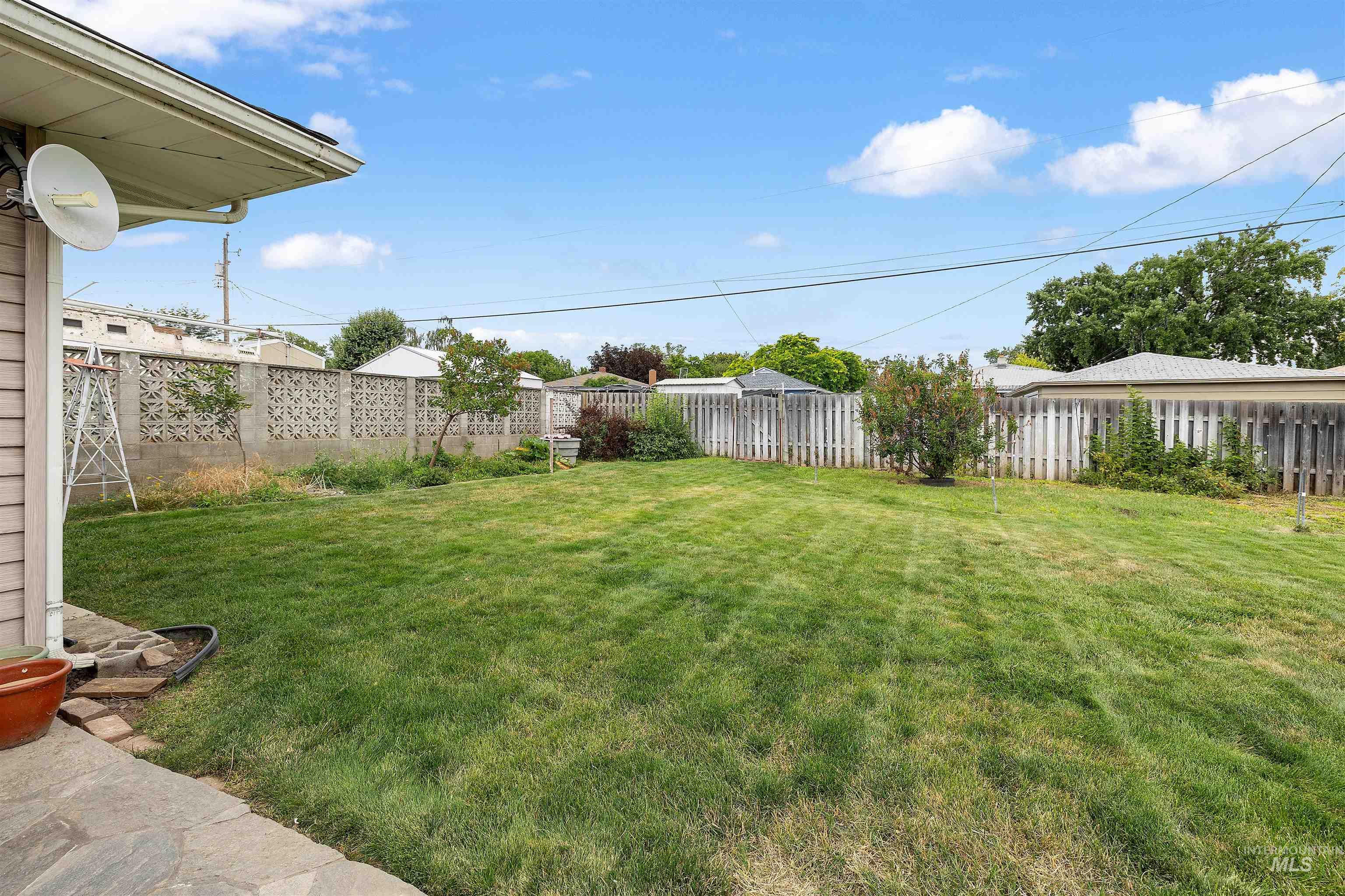 1326 6th Street, Clarkston, Washington 99403, 3 Bedrooms, 2 Bathrooms, Residential For Sale, Price $355,000,MLS 98993987