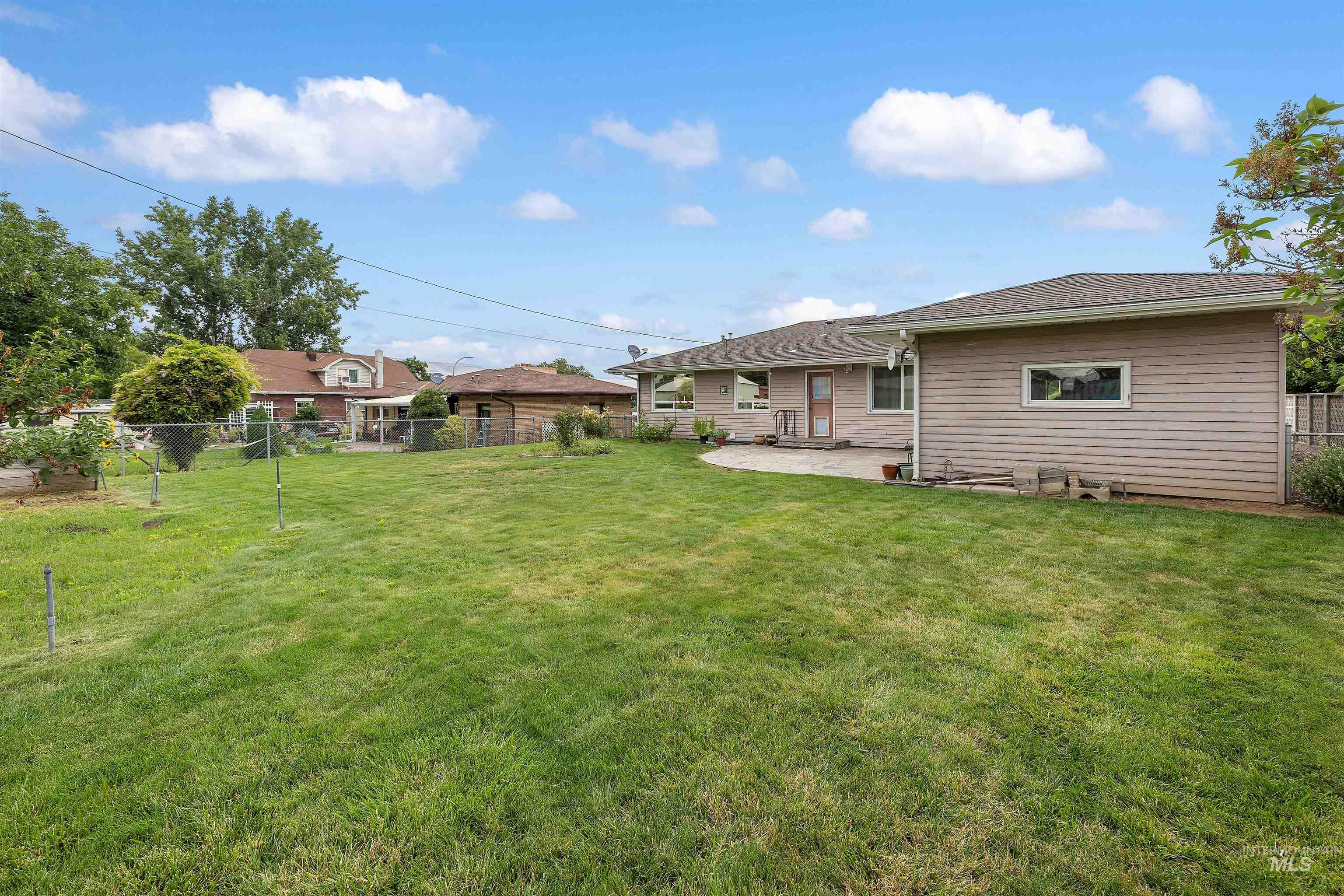 1326 6th Street, Clarkston, Washington 99403, 3 Bedrooms, 2 Bathrooms, Residential For Sale, Price $355,000,MLS 98993987