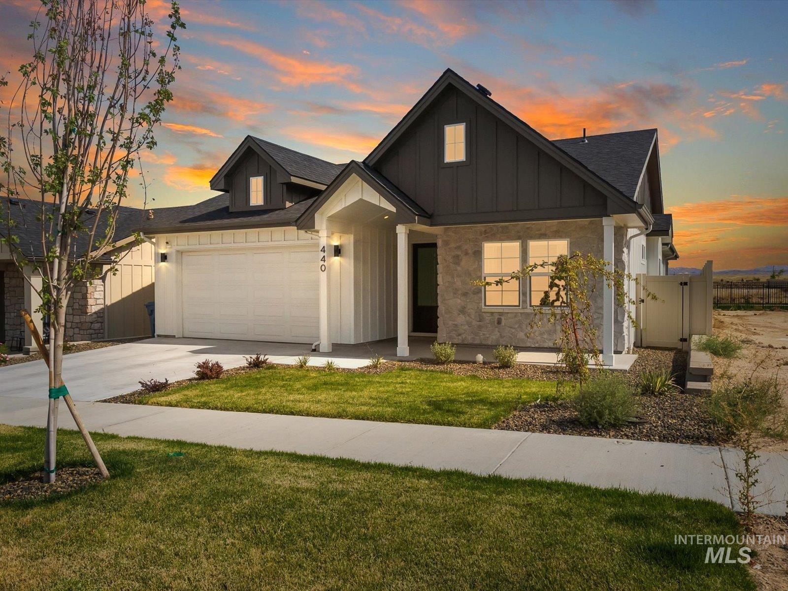 440 S Radiator Way, Boise, Idaho 83716, 3 Bedrooms, 2 Bathrooms, Residential For Sale, Price $555,000,MLS 98994013