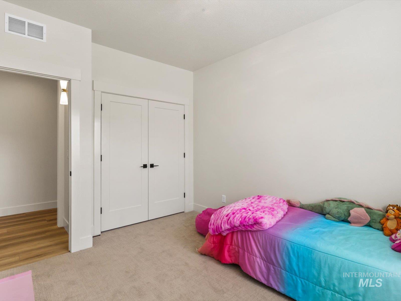 440 S Radiator Way, Boise, Idaho 83716, 3 Bedrooms, 2 Bathrooms, Residential For Sale, Price $555,000,MLS 98994013