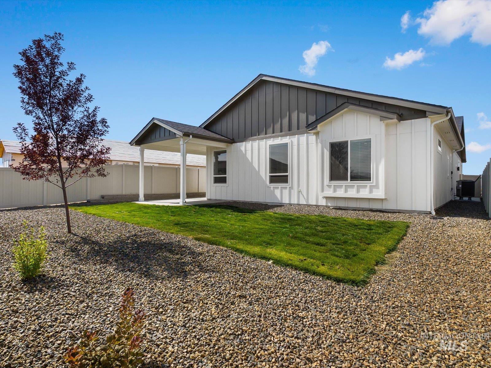 440 S Radiator Way, Boise, Idaho 83716, 3 Bedrooms, 2 Bathrooms, Residential For Sale, Price $555,000,MLS 98994013