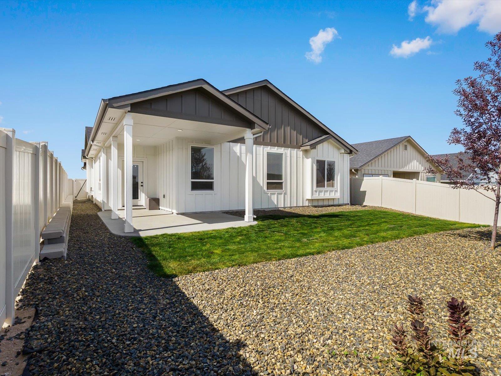 440 S Radiator Way, Boise, Idaho 83716, 3 Bedrooms, 2 Bathrooms, Residential For Sale, Price $555,000,MLS 98994013