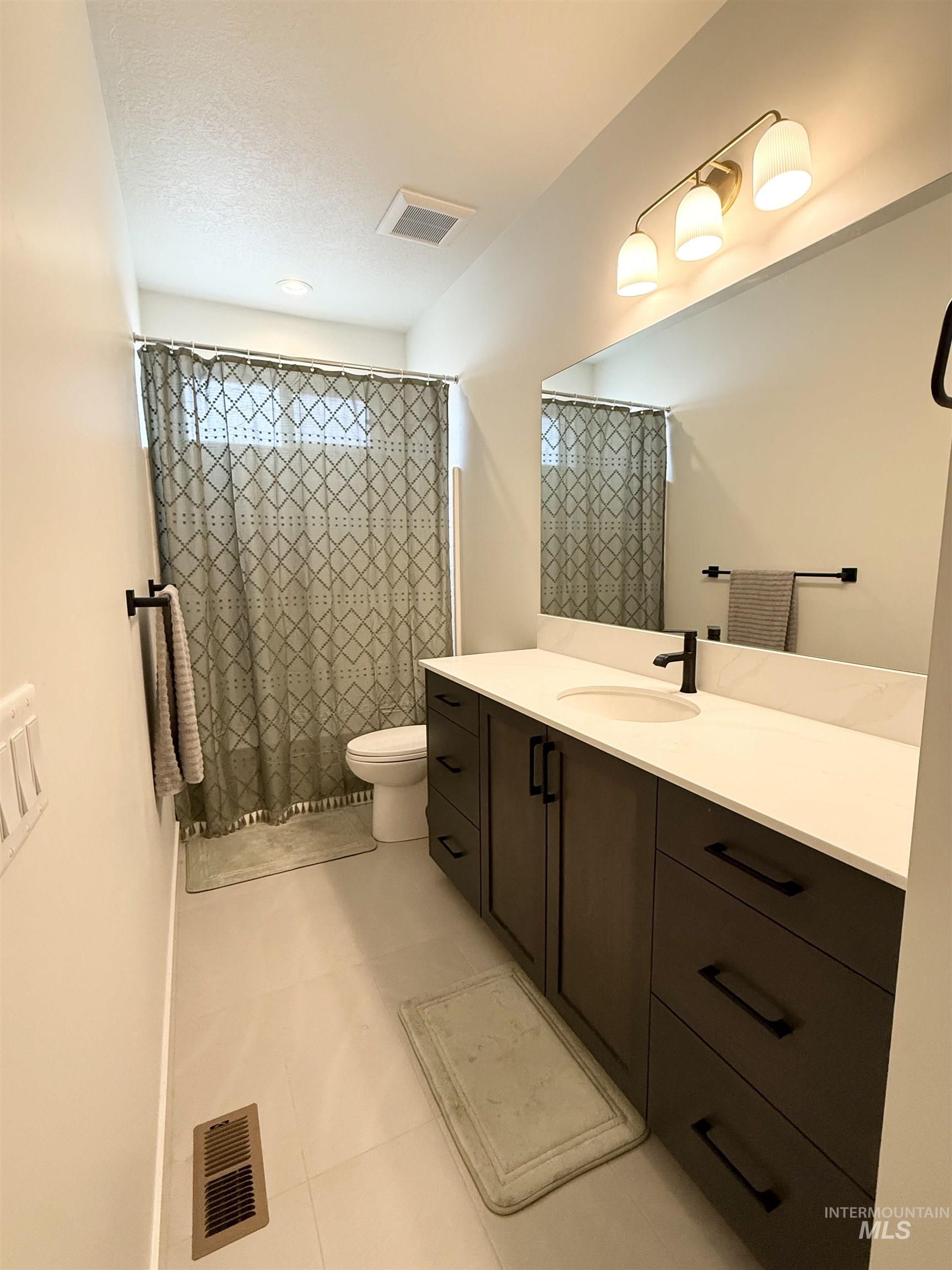440 S Radiator Way, Boise, Idaho 83716, 3 Bedrooms, 2 Bathrooms, Residential For Sale, Price $565,000,MLS 98994013