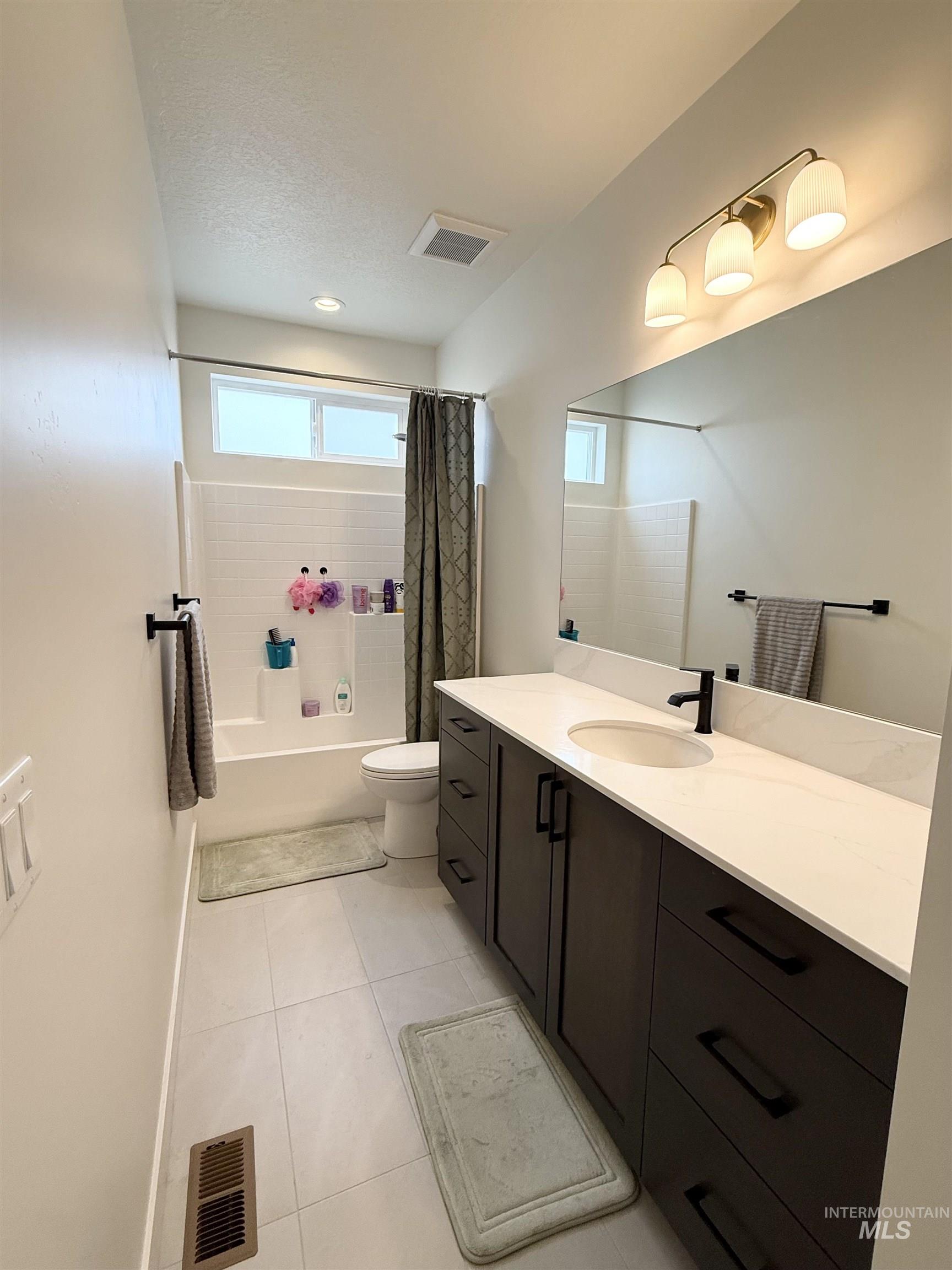440 S Radiator Way, Boise, Idaho 83716, 3 Bedrooms, 2 Bathrooms, Residential For Sale, Price $565,000,MLS 98994013