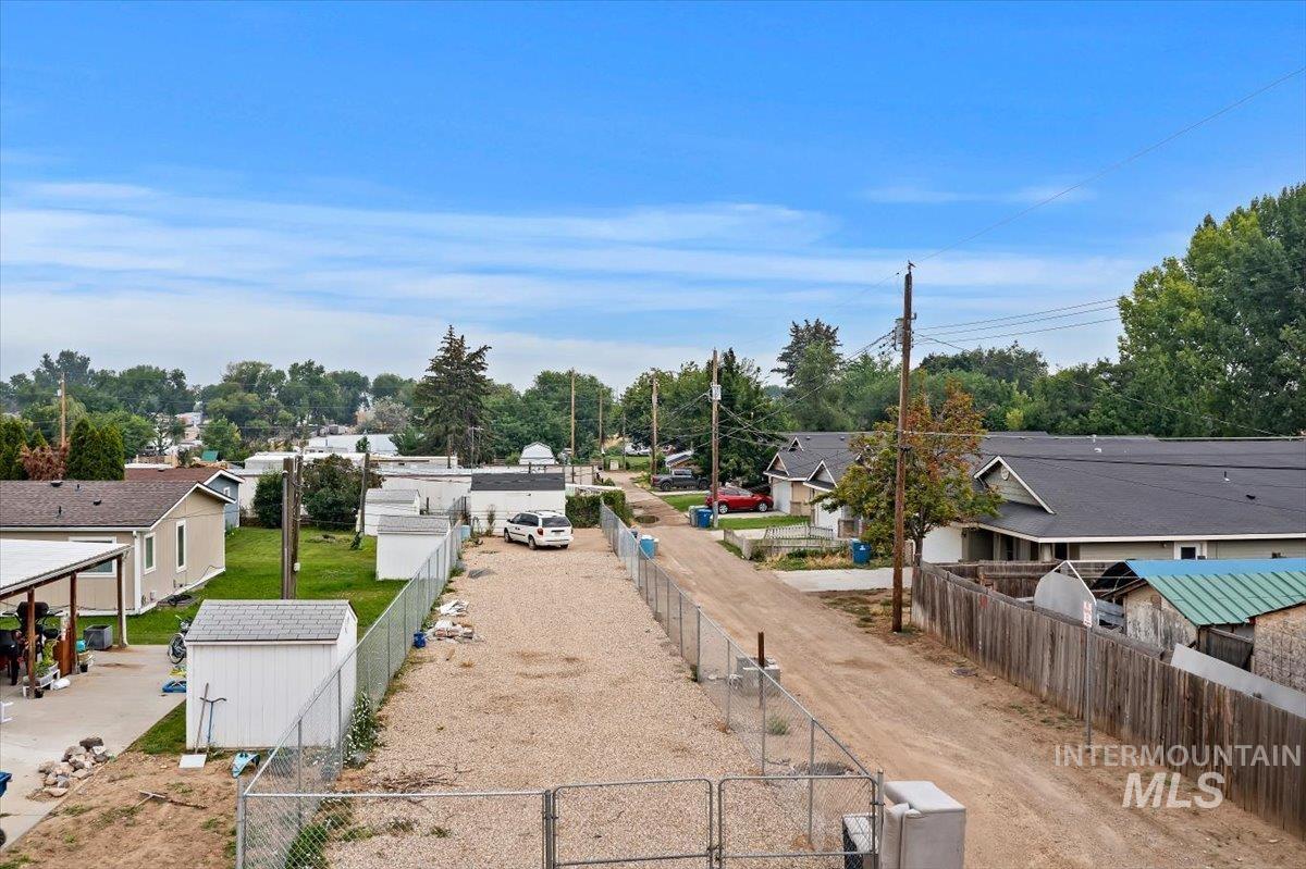 912 4th Ave N, Nampa, Idaho 83687, 9 Bedrooms, 6 Bathrooms, Residential For Sale, Price $850,000,MLS 98994017
