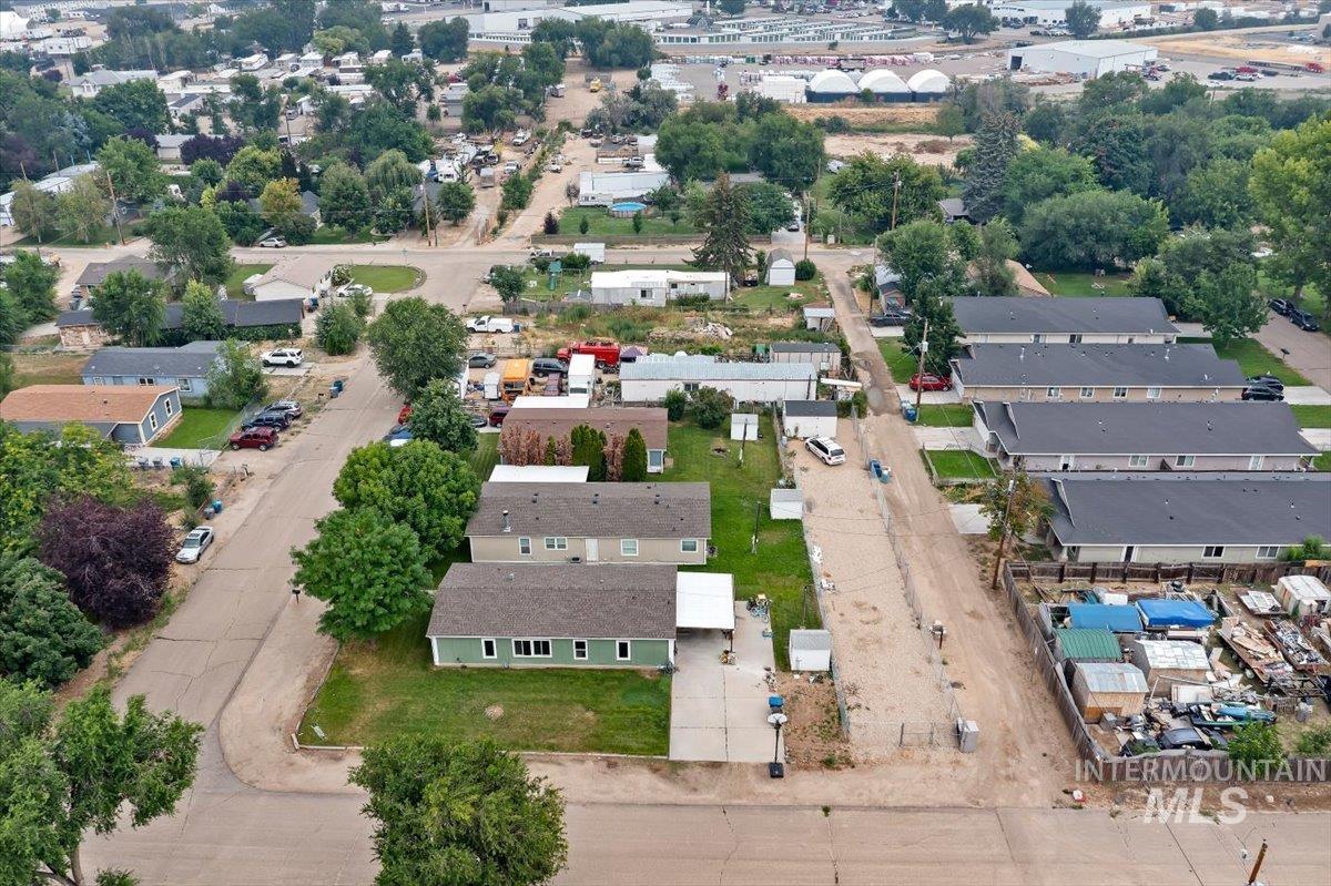 912 4th Ave N, Nampa, Idaho 83687, 9 Bedrooms, 6 Bathrooms, Residential For Sale, Price $850,000,MLS 98994017