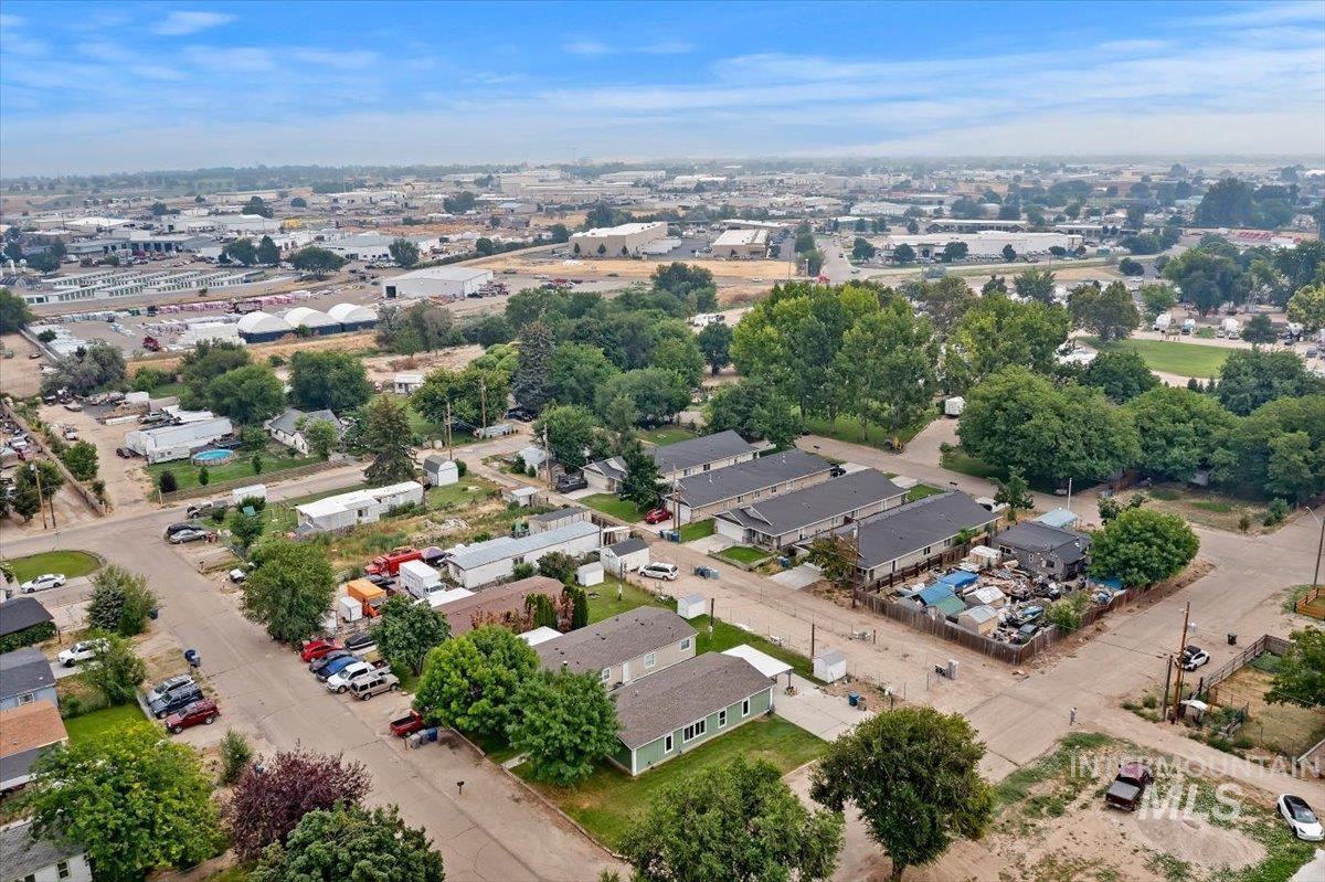 912 4th Ave N, Nampa, Idaho 83687, 9 Bedrooms, 6 Bathrooms, Residential For Sale, Price $850,000,MLS 98994017