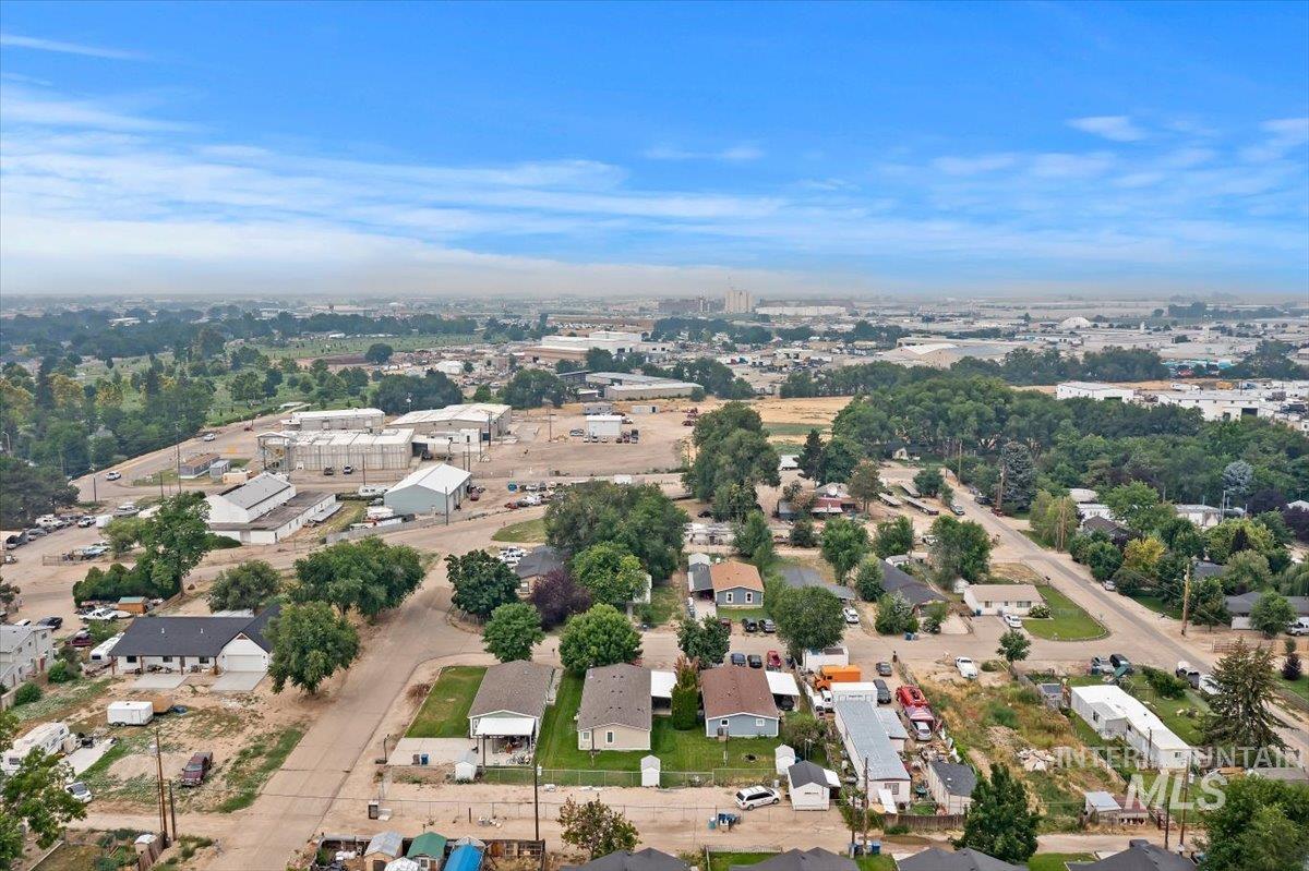 912 4th Ave N, Nampa, Idaho 83687, 9 Bedrooms, 6 Bathrooms, Residential For Sale, Price $850,000,MLS 98994017