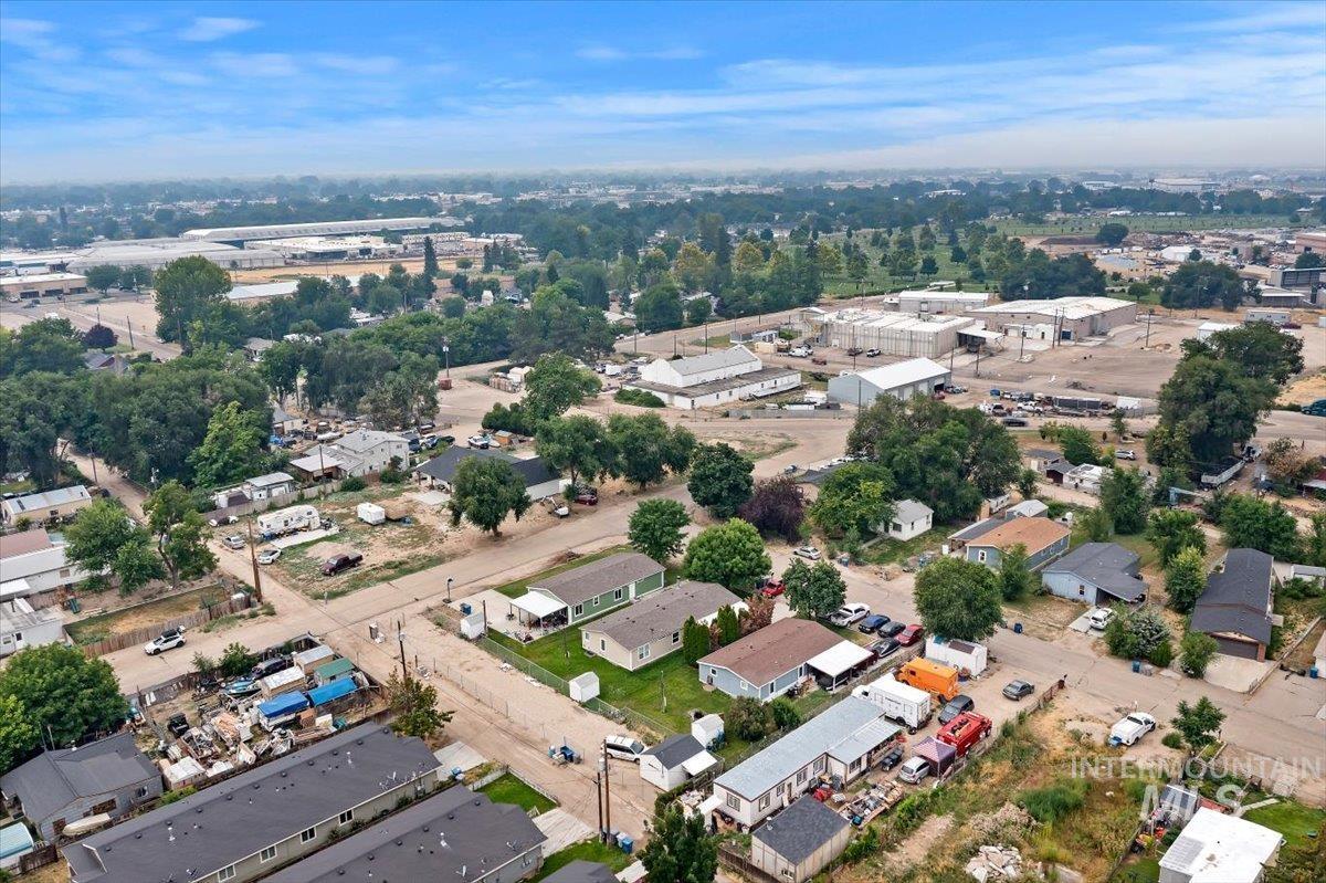912 4th Ave N, Nampa, Idaho 83687, 9 Bedrooms, 6 Bathrooms, Residential For Sale, Price $850,000,MLS 98994017