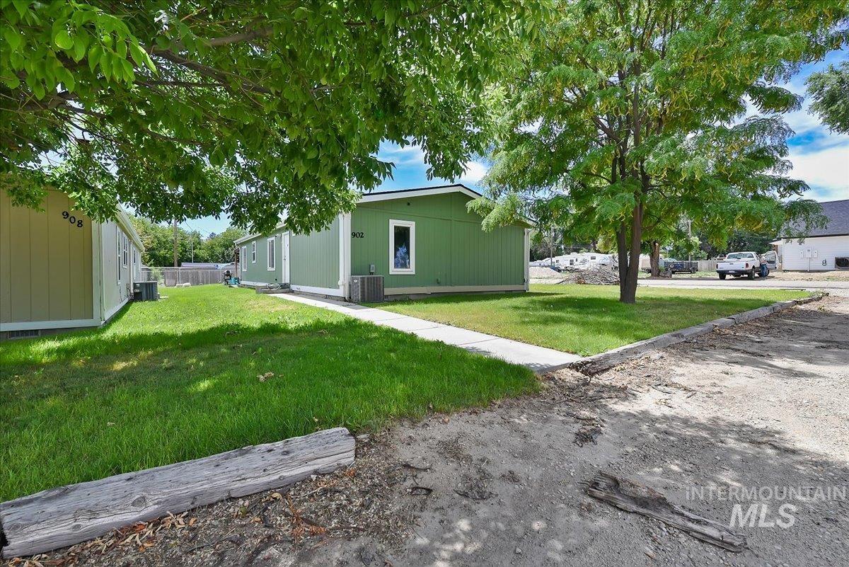 912 4th Ave N, Nampa, Idaho 83687, 9 Bedrooms, 6 Bathrooms, Residential For Sale, Price $850,000,MLS 98994017