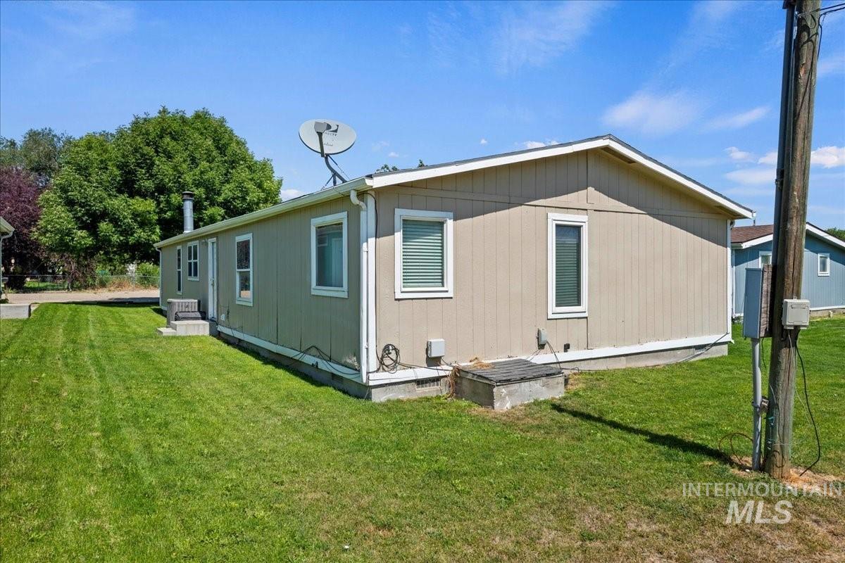 912 4th Ave N, Nampa, Idaho 83687, 9 Bedrooms, 6 Bathrooms, Residential For Sale, Price $850,000,MLS 98994017