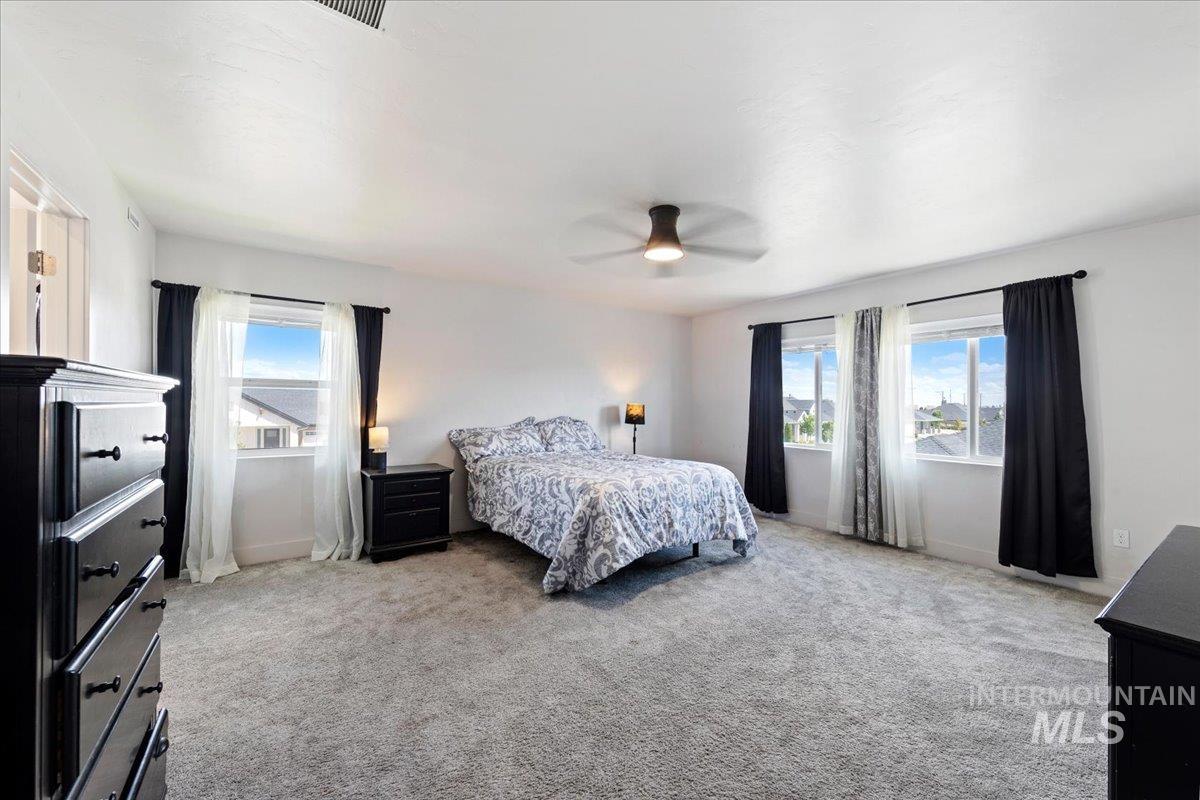 11055 Roaring Fork St, Caldwell, Idaho 83605, 4 Bedrooms, 2.5 Bathrooms, Residential For Sale, Price $484,900,MLS 98994022
