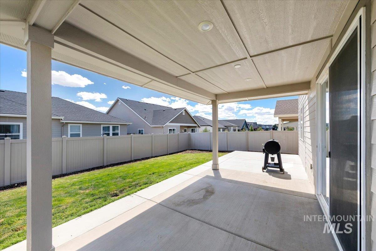 11055 Roaring Fork St, Caldwell, Idaho 83605, 4 Bedrooms, 2.5 Bathrooms, Residential For Sale, Price $484,900,MLS 98994022